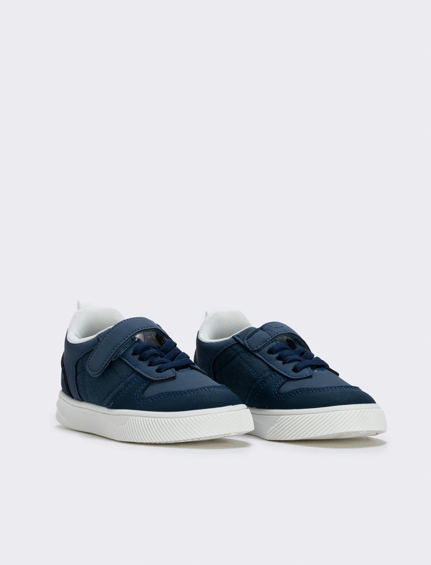 Sneakers da bambino con lacci e strappi - Blu