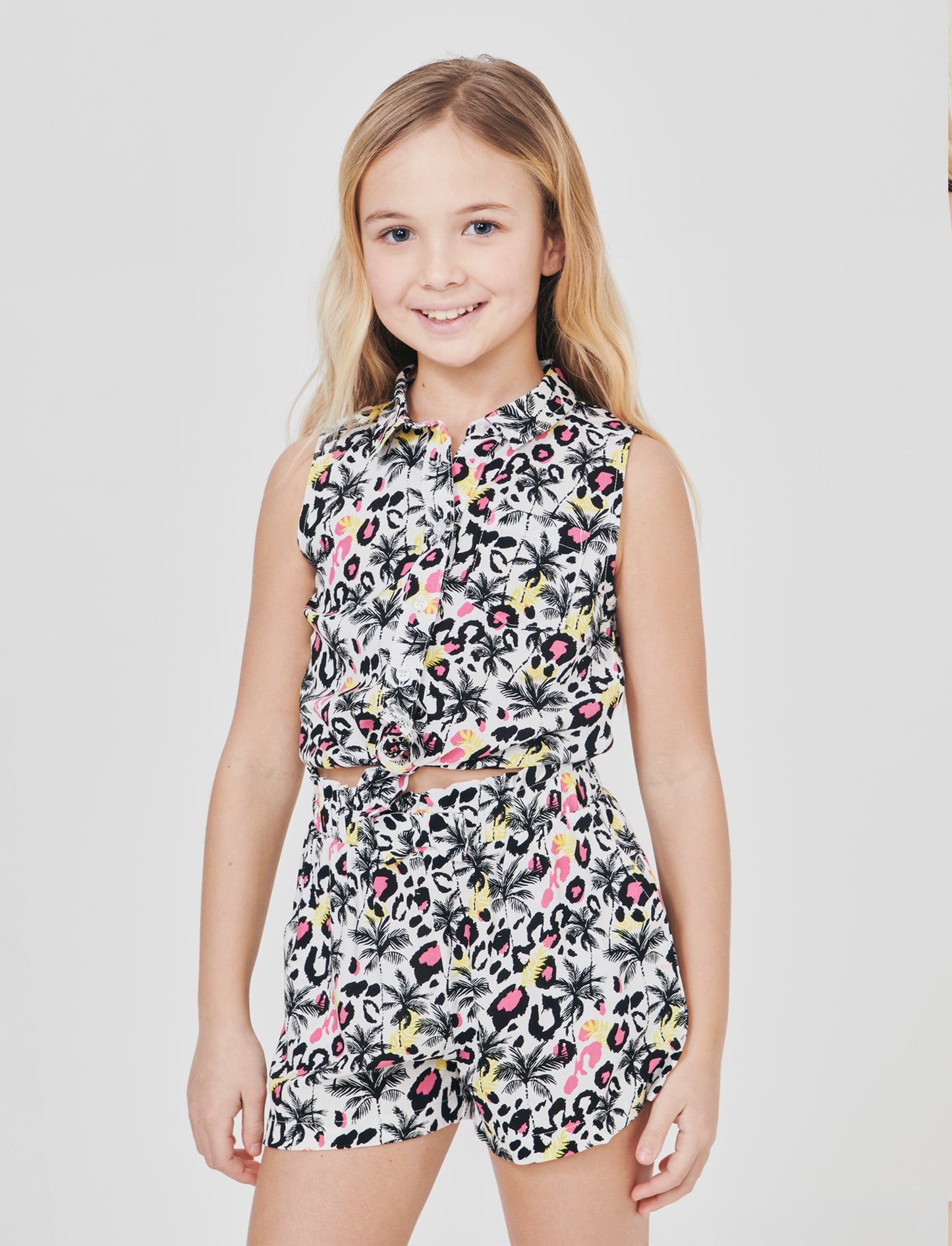 Summer shirt for girls with bow and print - White