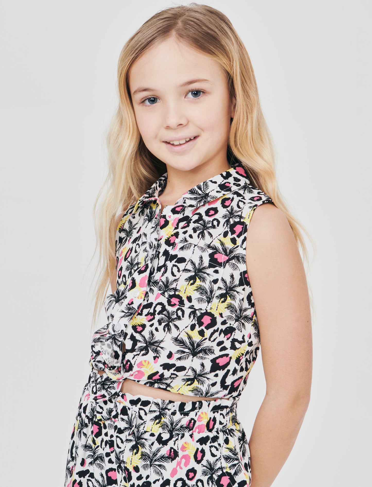 Summer shirt for girls with bow and print - White