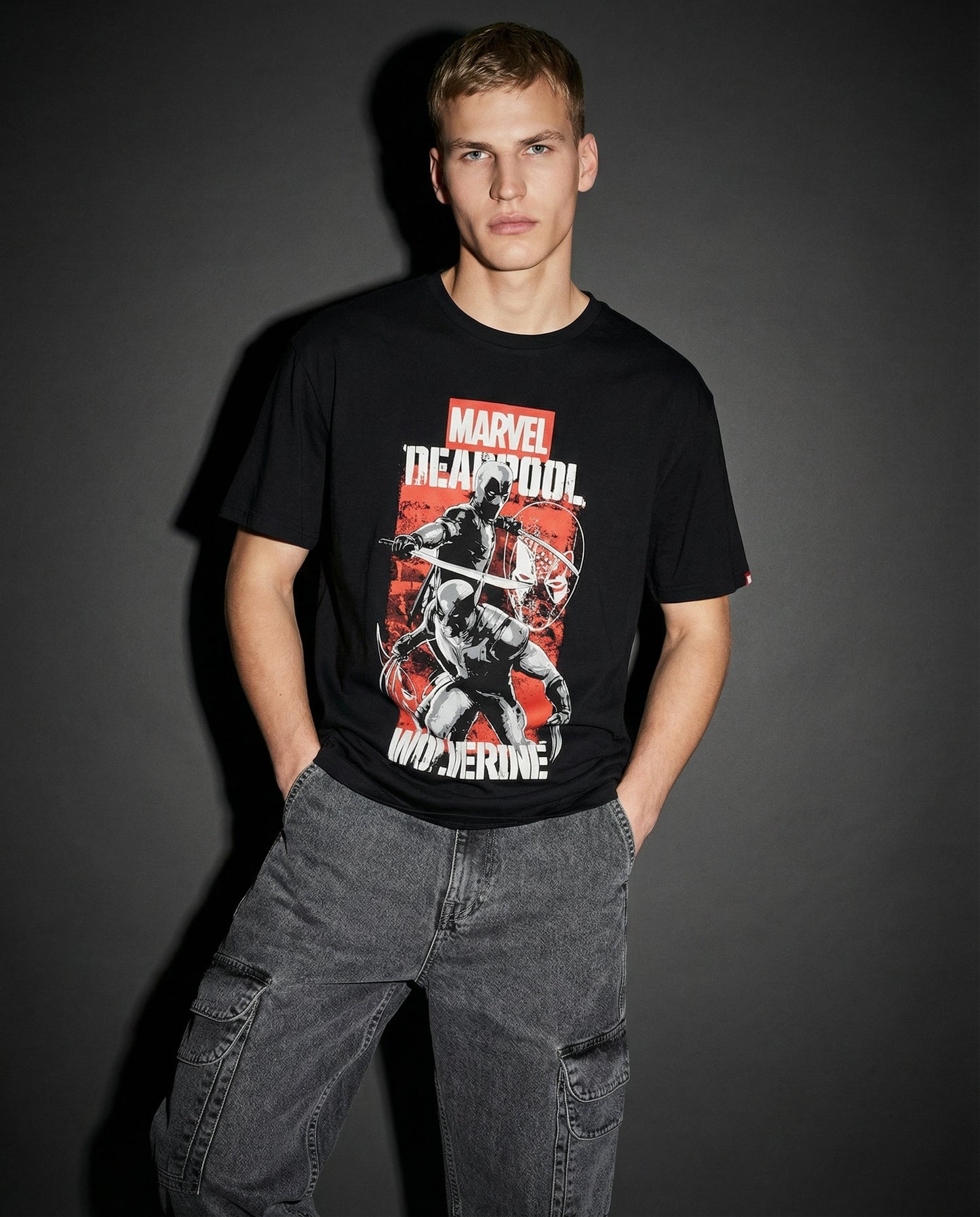 T-Shirt Marvel con Stampa Iconica - var 2