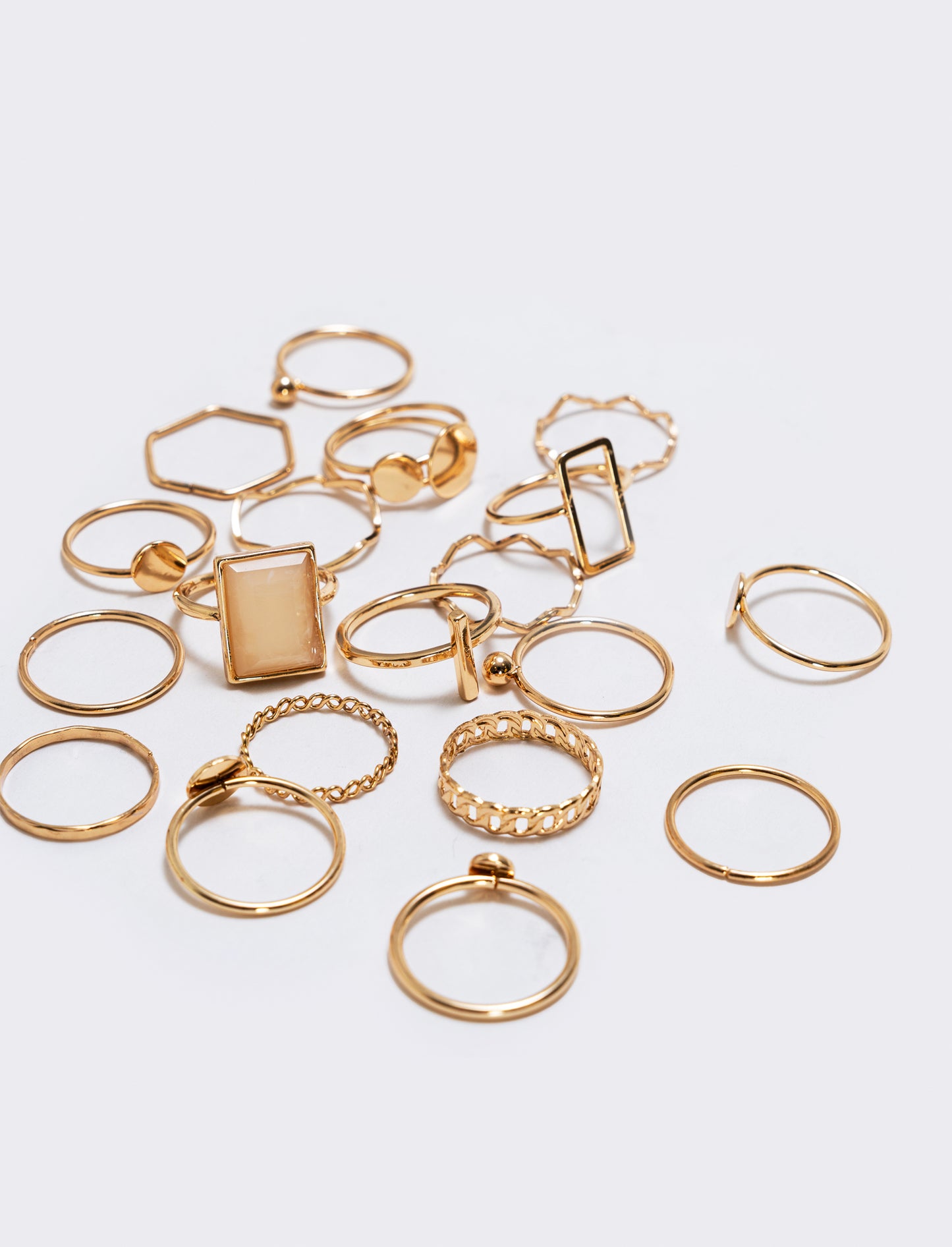 Anelli sottili in varie forme - Oro