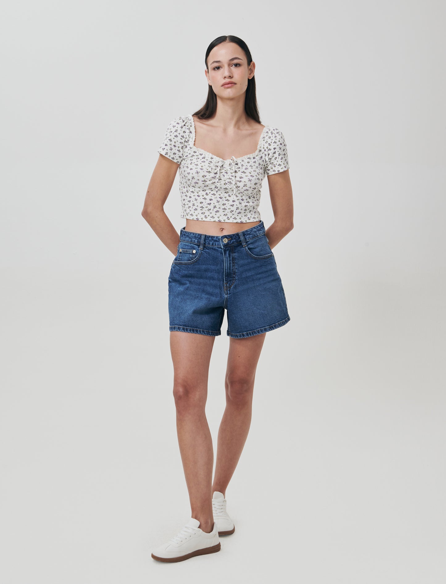 Top arricciato con manica corta slim - var 2