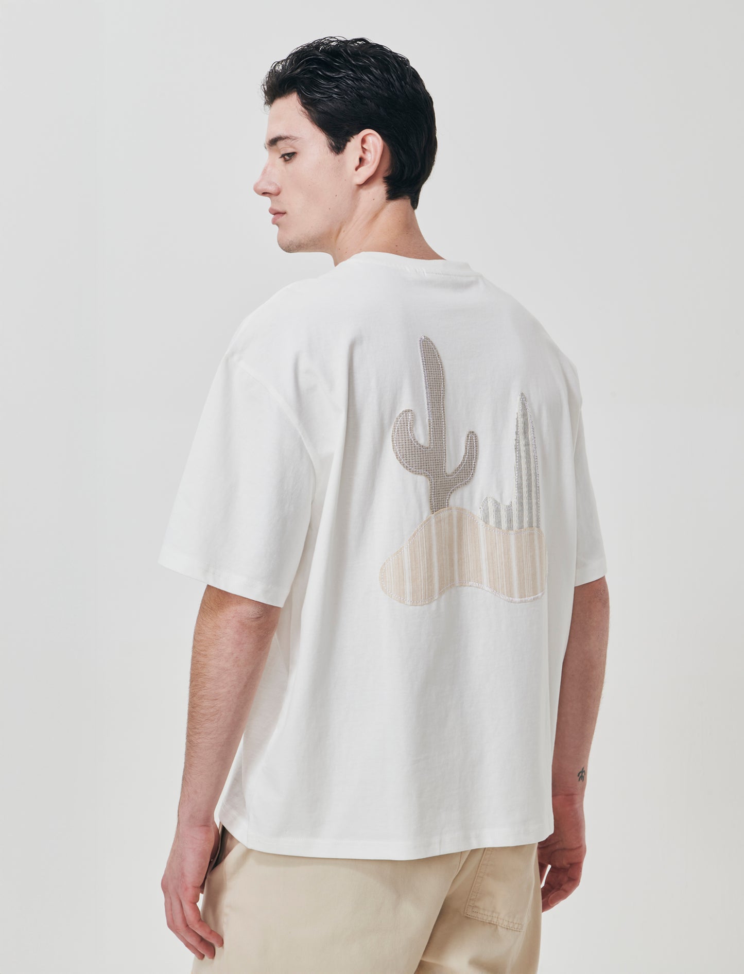 T-shirt with unique prints and applications - White