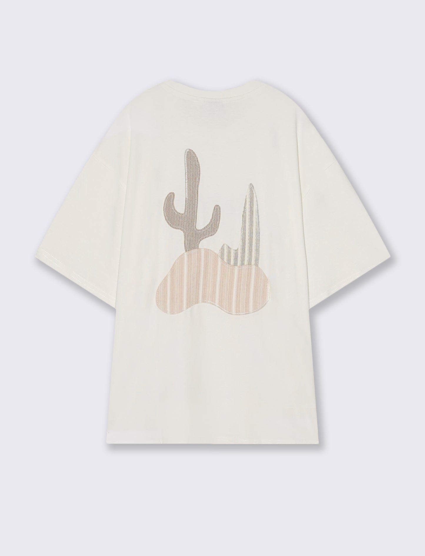 T-shirt with unique prints and applications - White