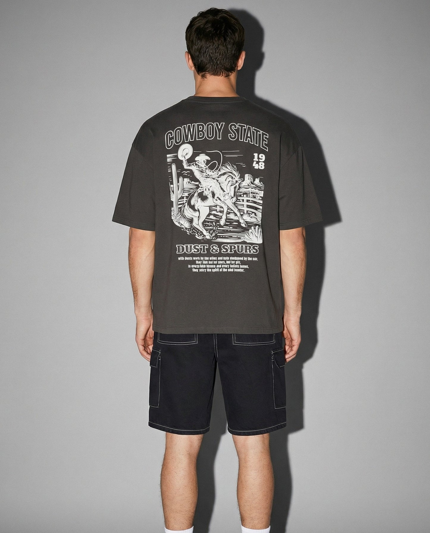 T-shirt girocollo con stampe uniche - Grigio piombo