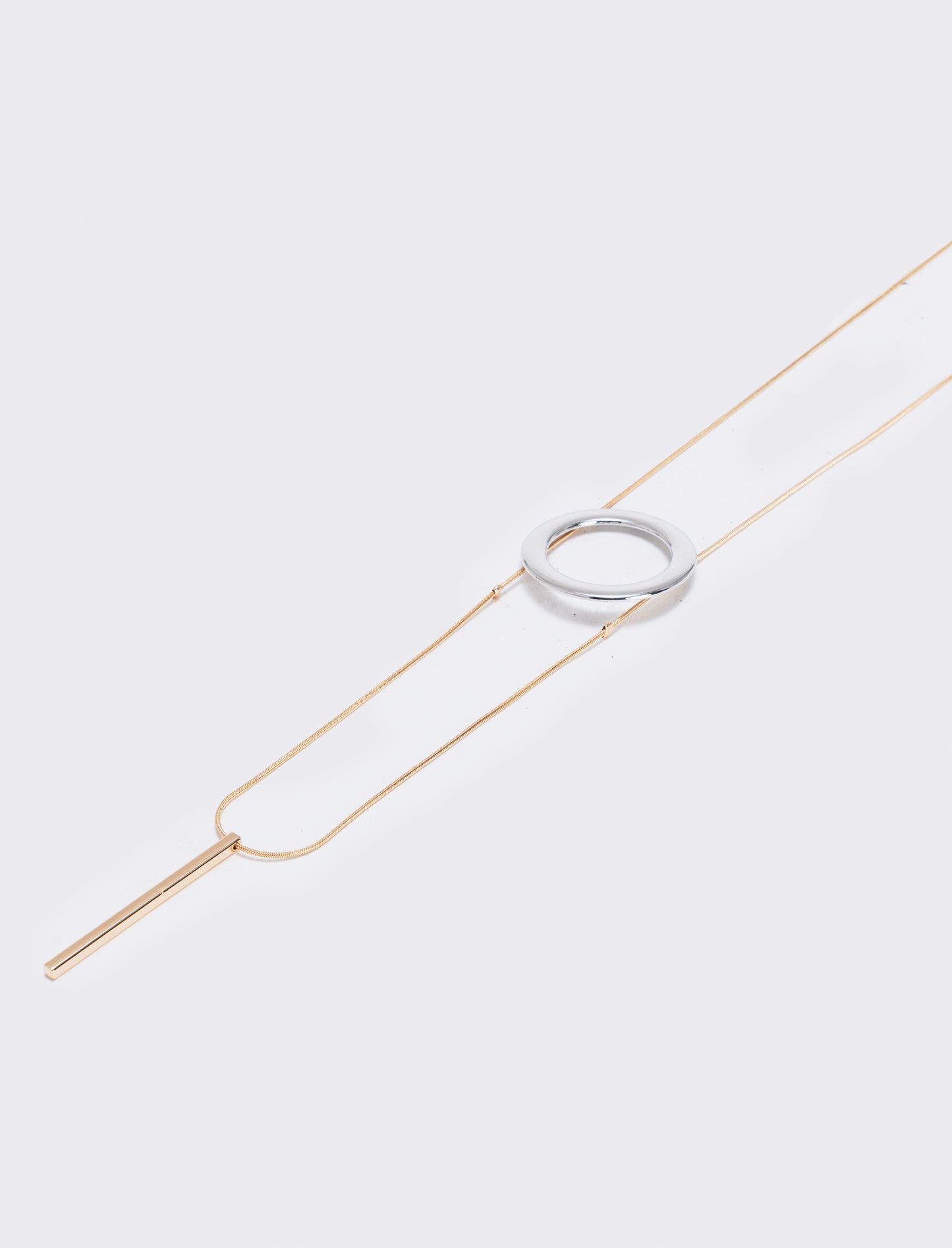 Long necklace with circle and pendant - Gold
