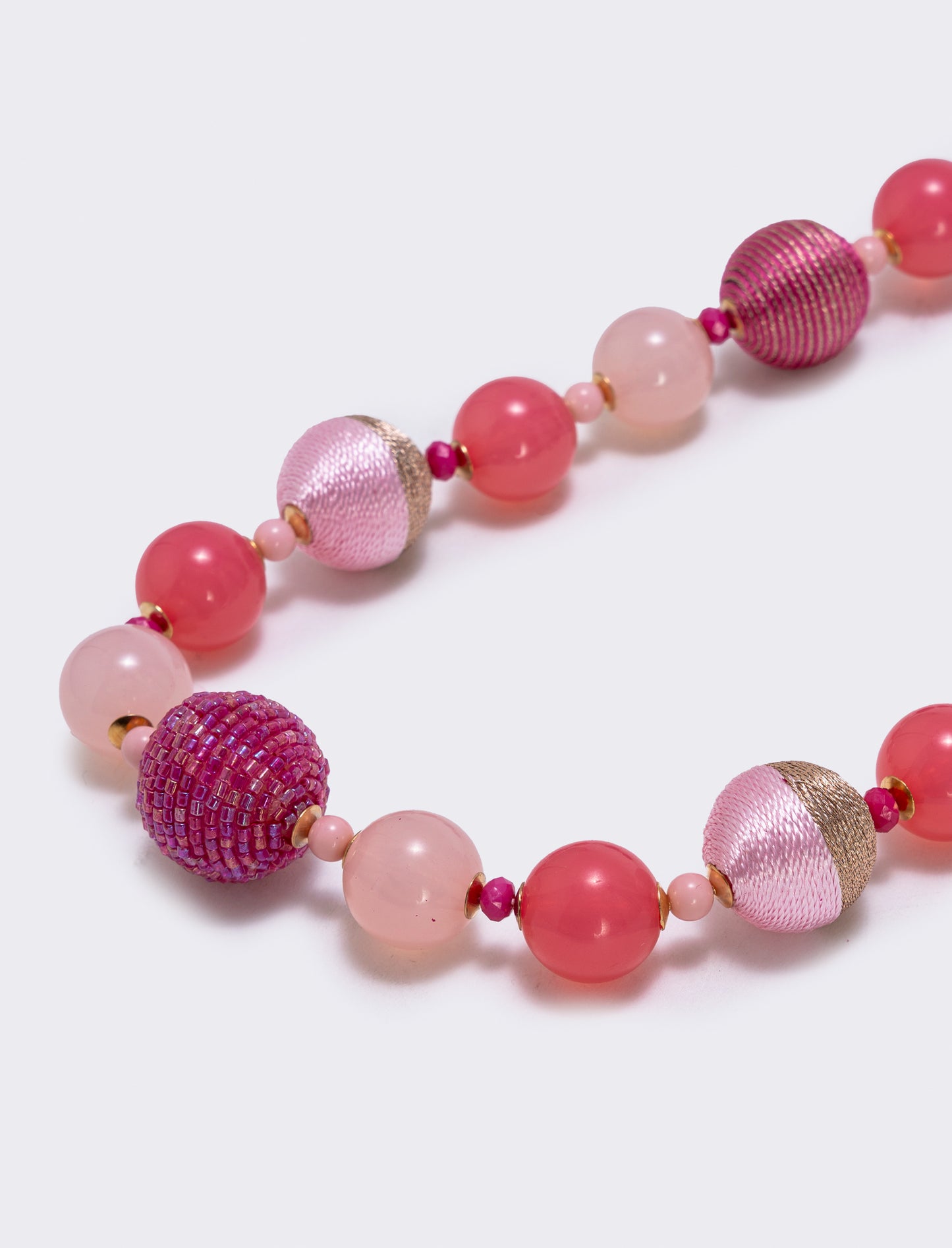 Elegant bead necklace - Fuxia