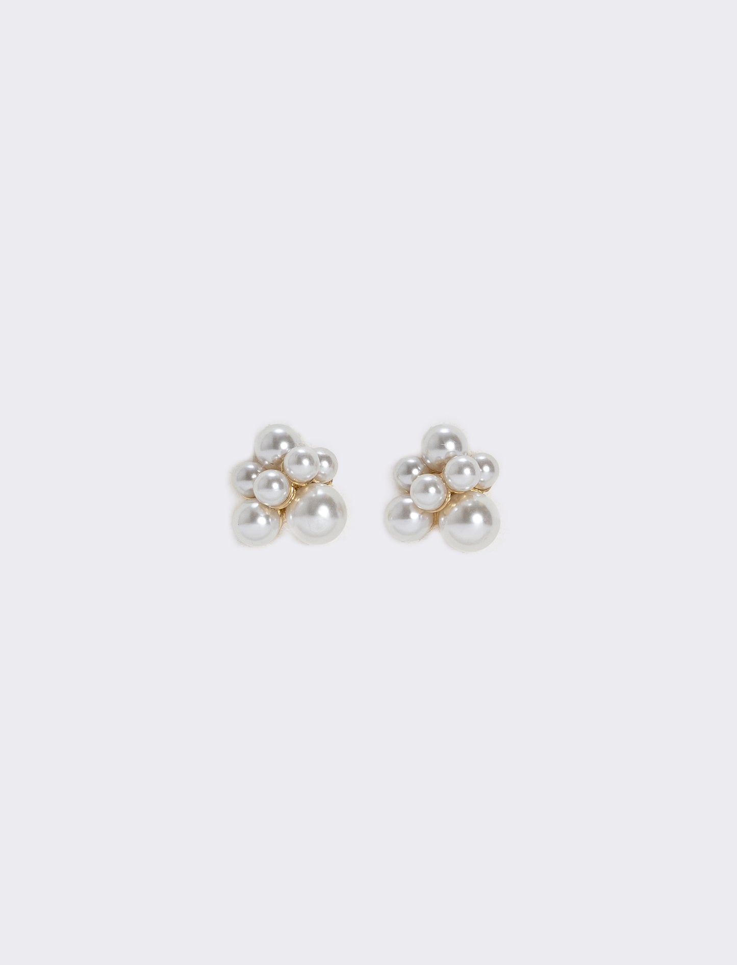 Elegant pearl cluster earring - White