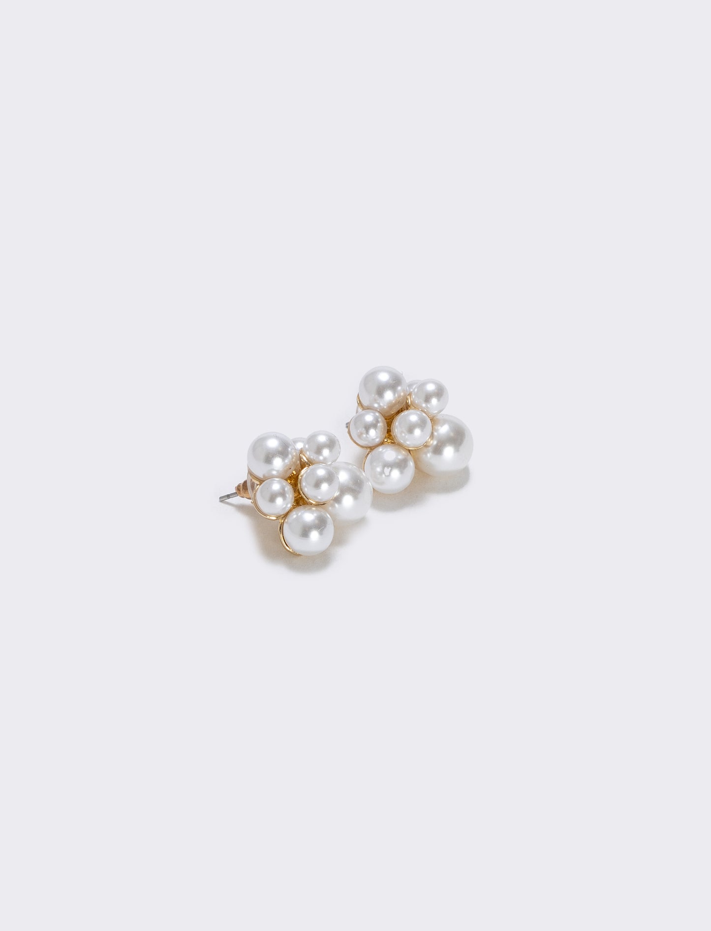 Elegant pearl cluster earring - White