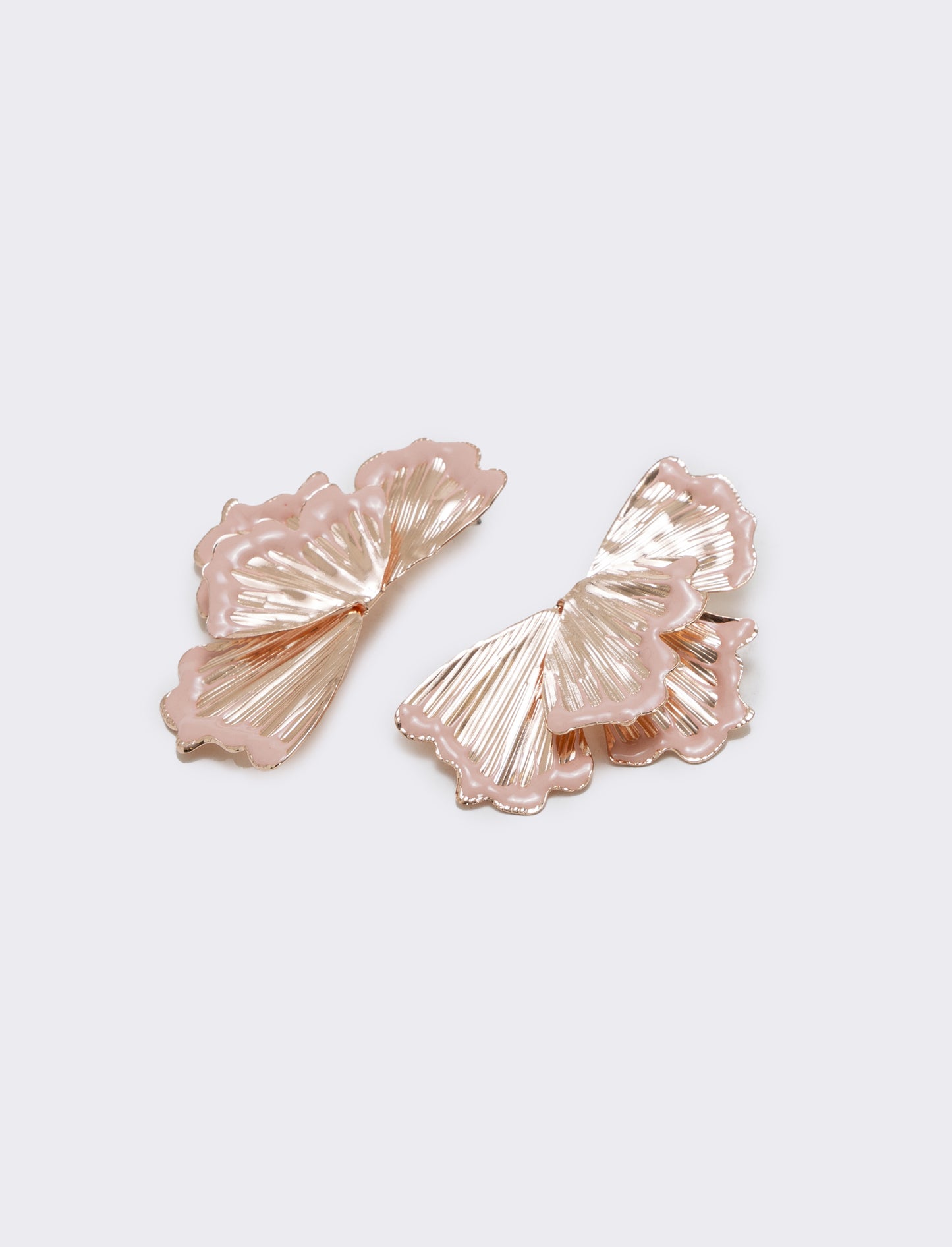 Orecchino grande a mezzo fiore - Rosa