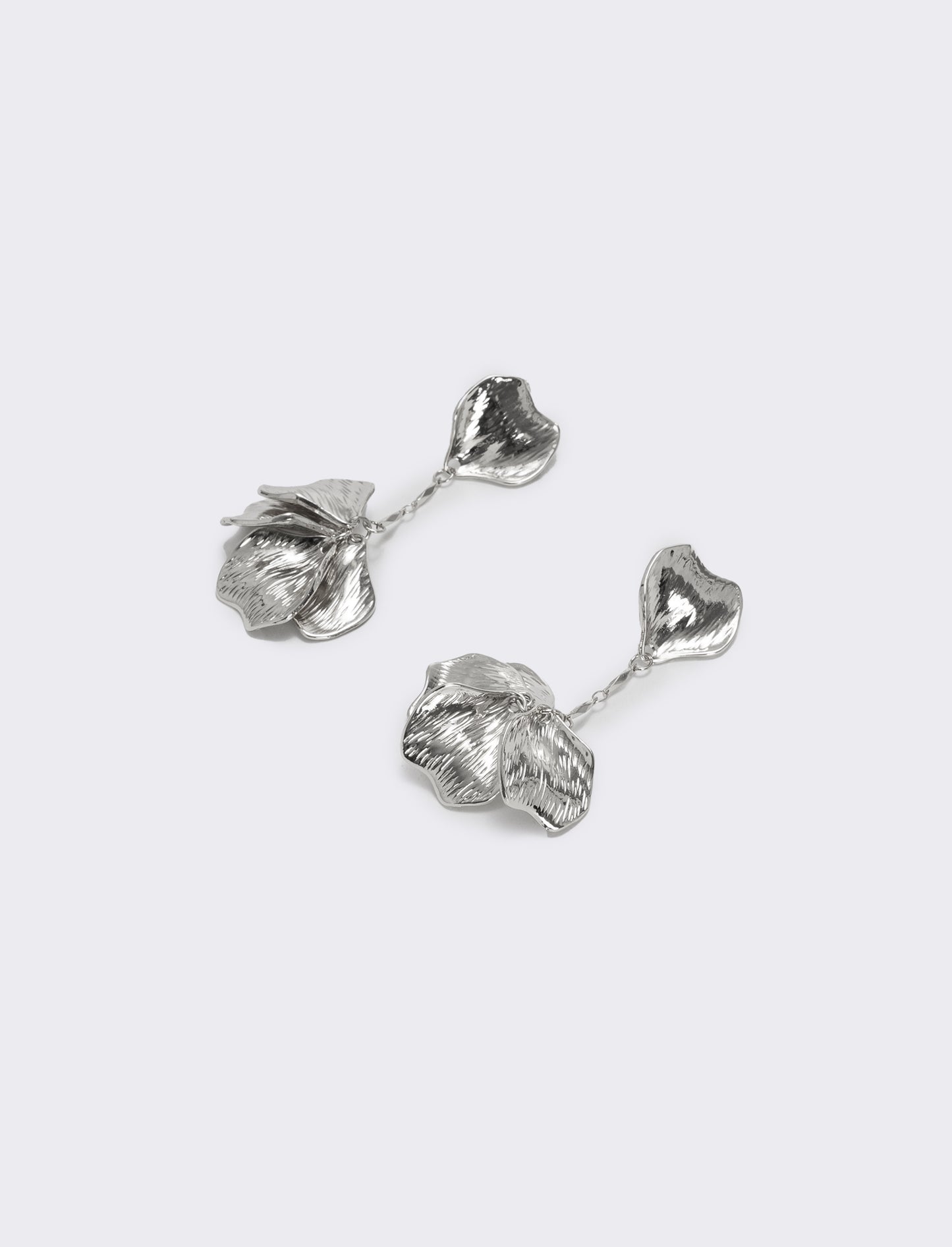 Orecchini pendenti a forma di petali - Argento