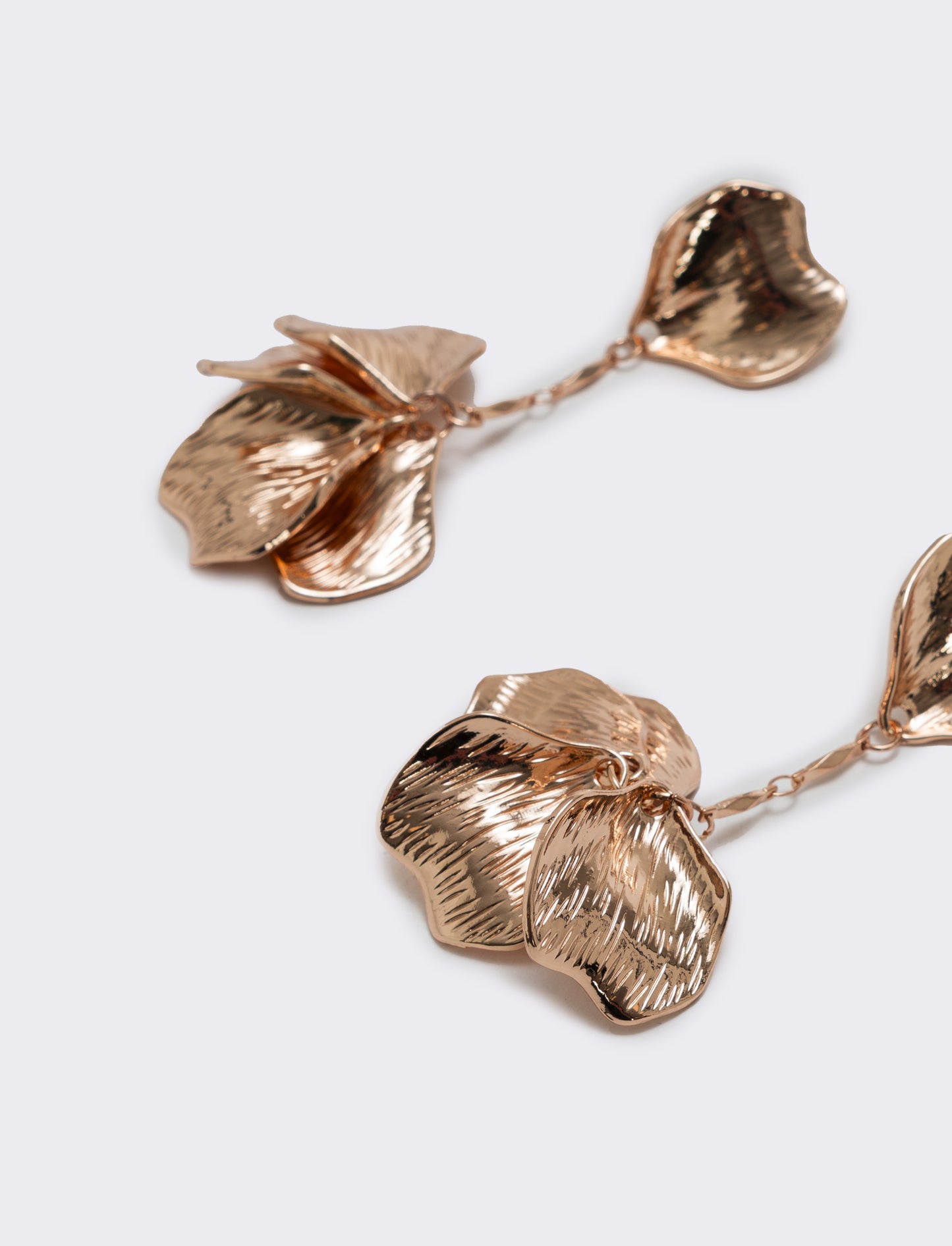 Orecchini pendenti a forma di petali - Oro rosa
