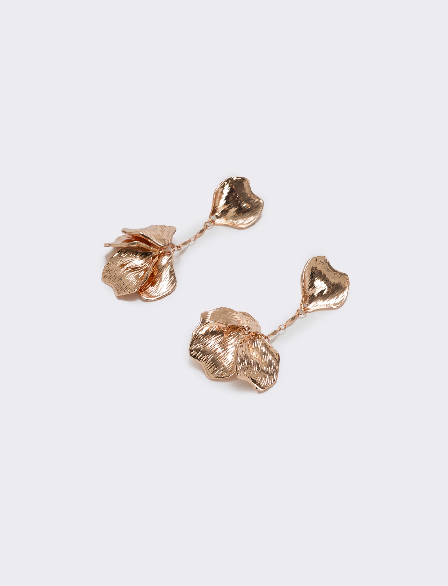 Orecchini pendenti a forma di petali - Oro rosa