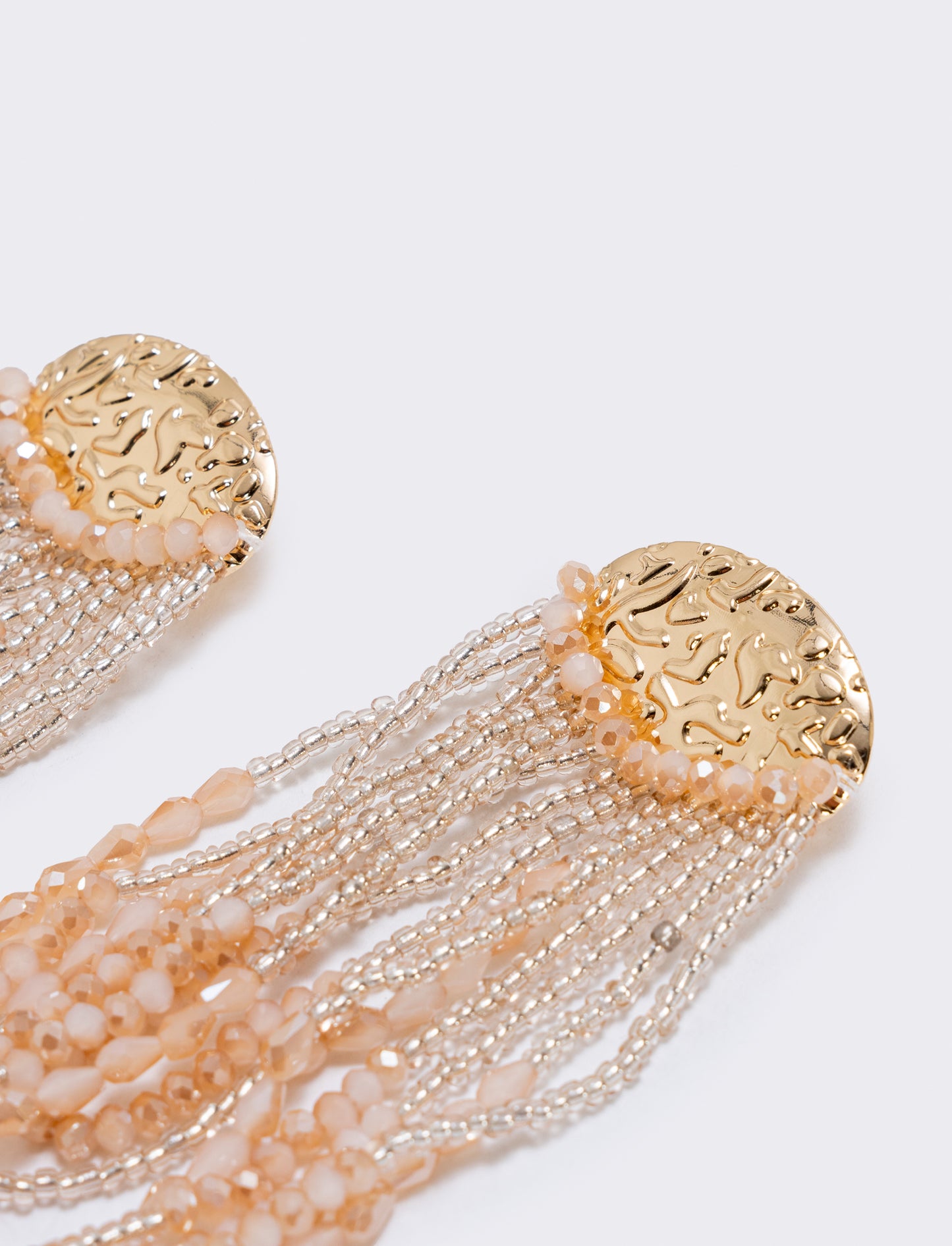 Orecchini lunghi in conteria elegante - Crema