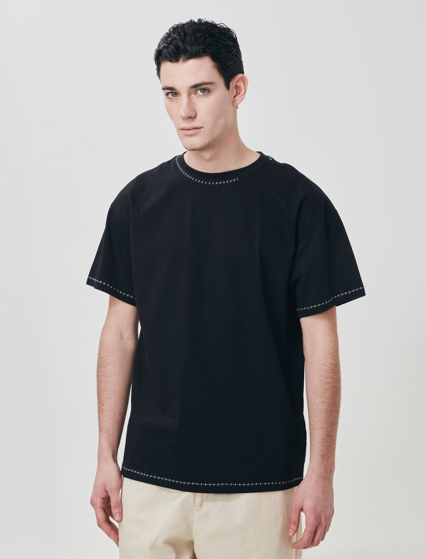 T-shirt heavy weight con impunture a contrasto - Nero