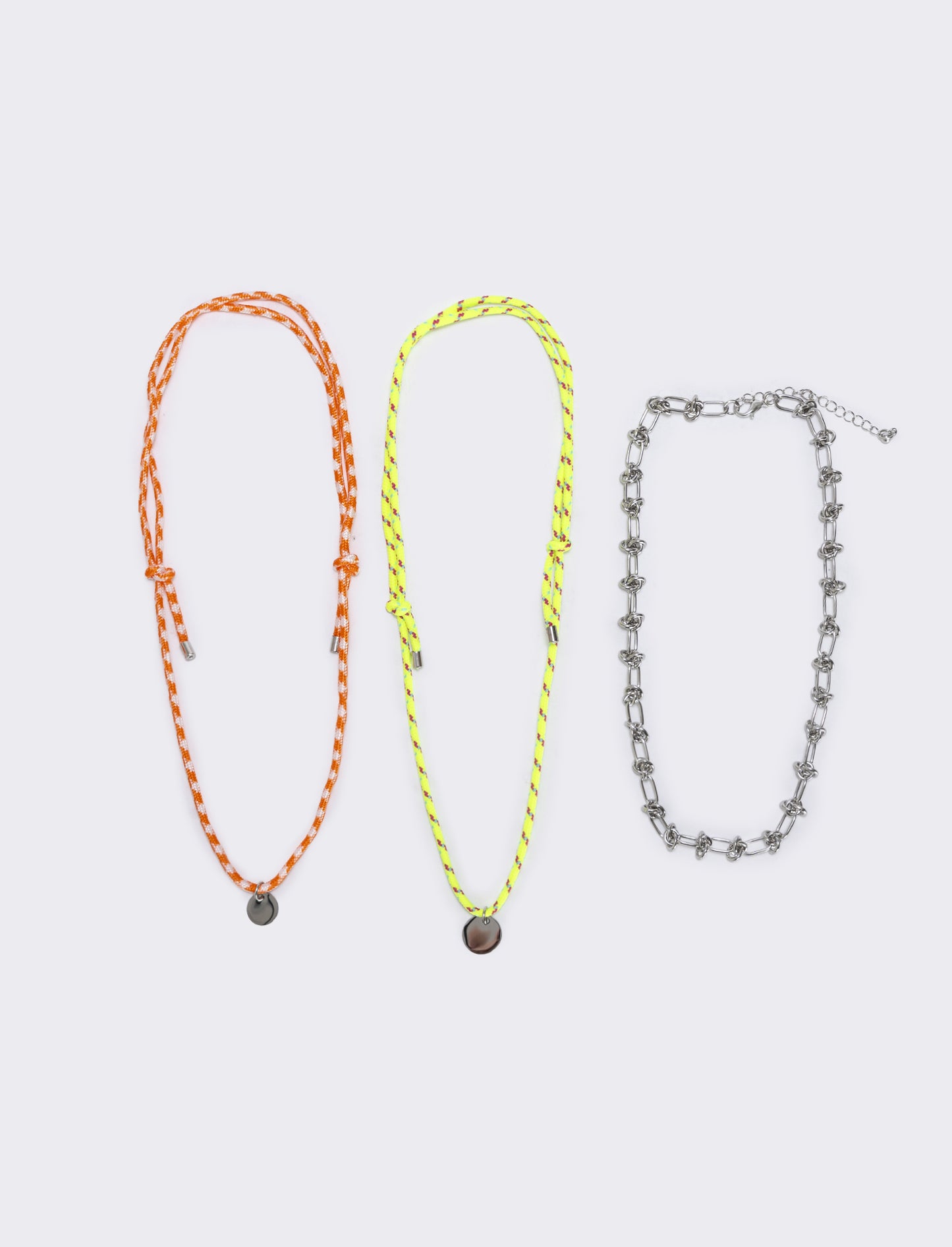 Three-strand necklaces with cord and knots - Yellow