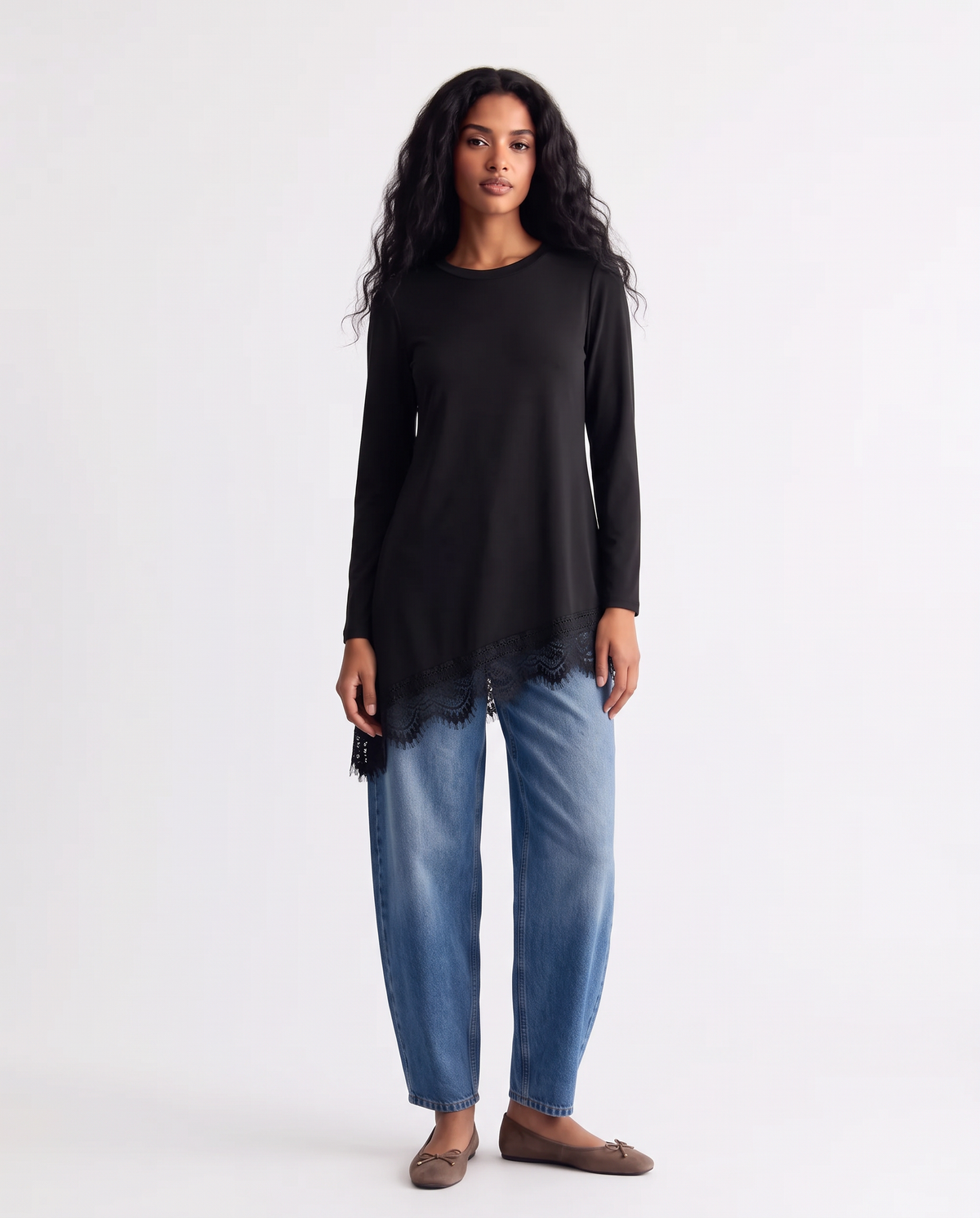 Maglia con pizzo al fondo - Nero