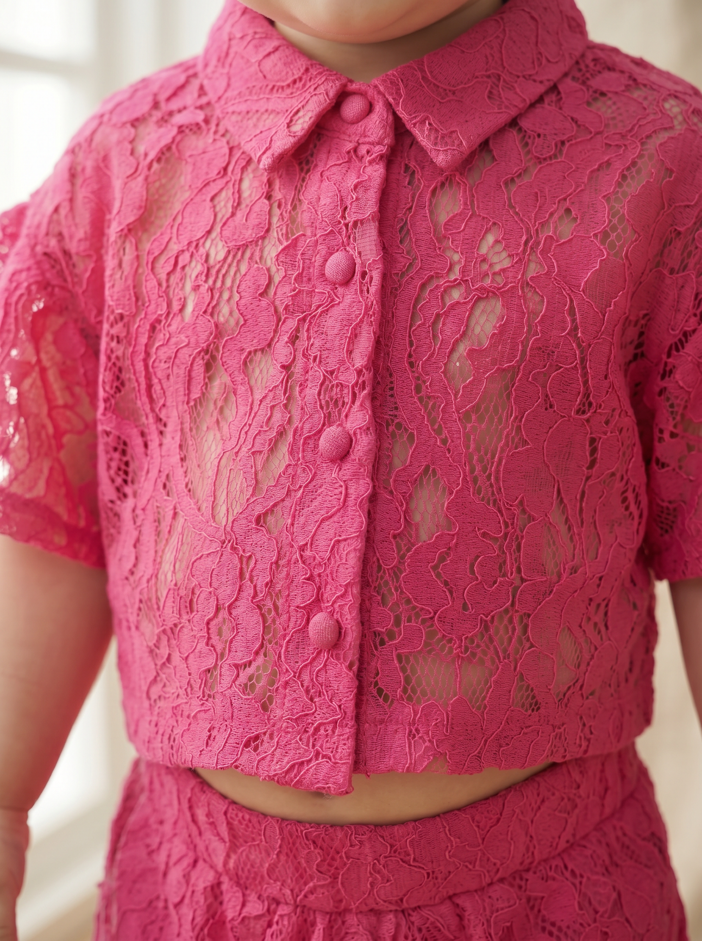 Short Lace Shirt with Wide Sleeves - Fuxia