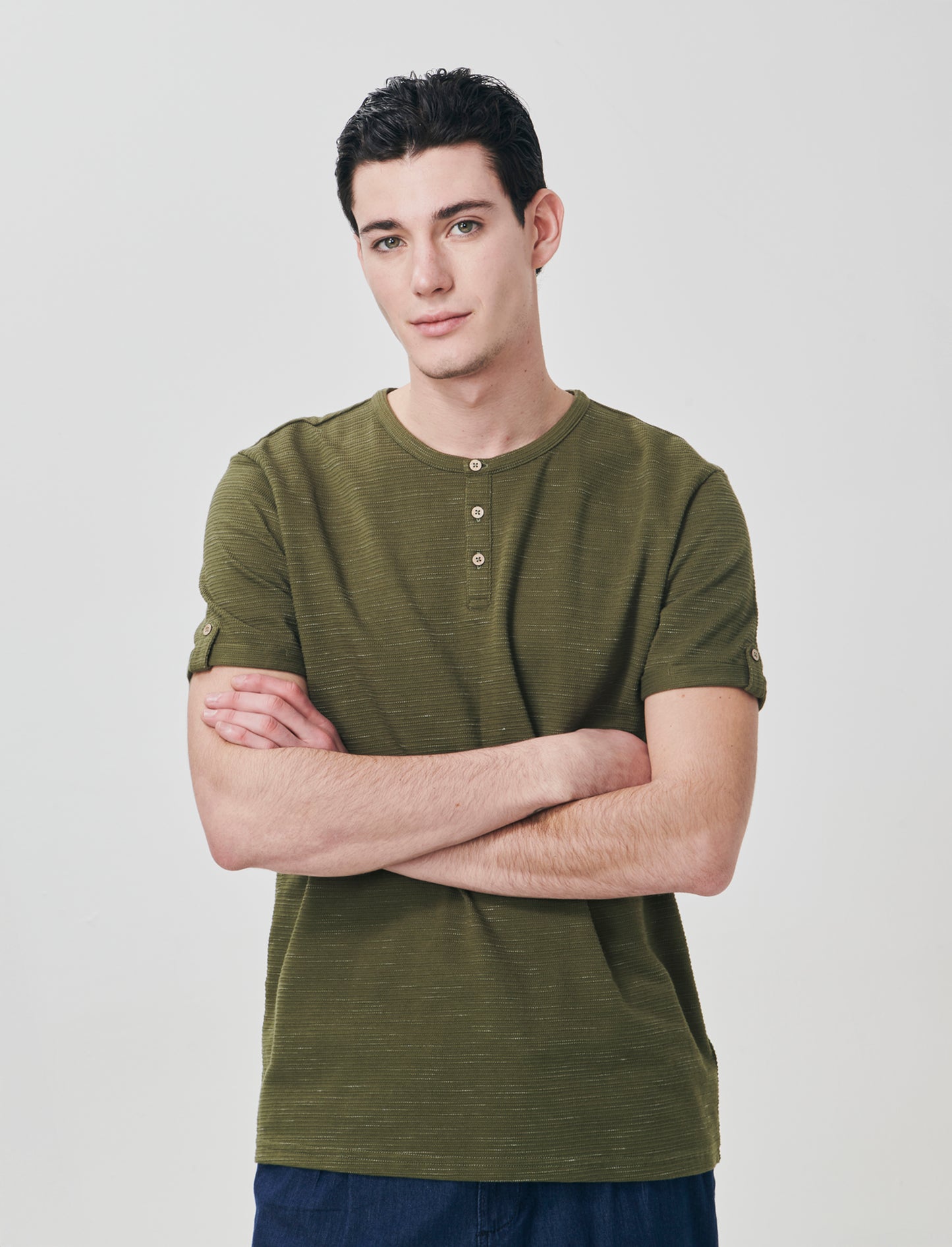 T-shirt serafino slub con bottoni legno - Verde oliva