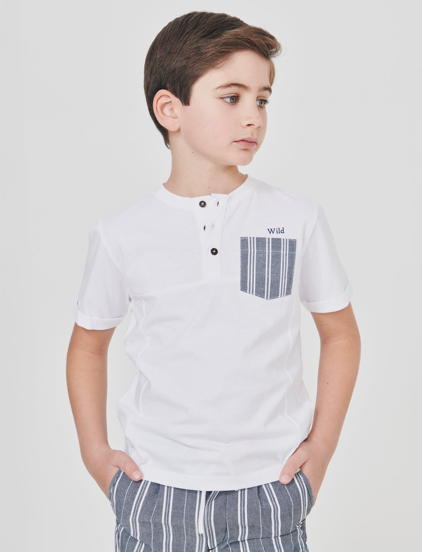 T-shirt con taschino e risvolti chic - Bianco