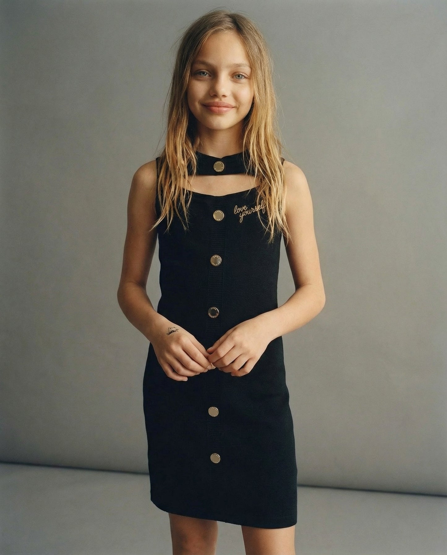 Abito in maglia con bottoni eleganti - Nero