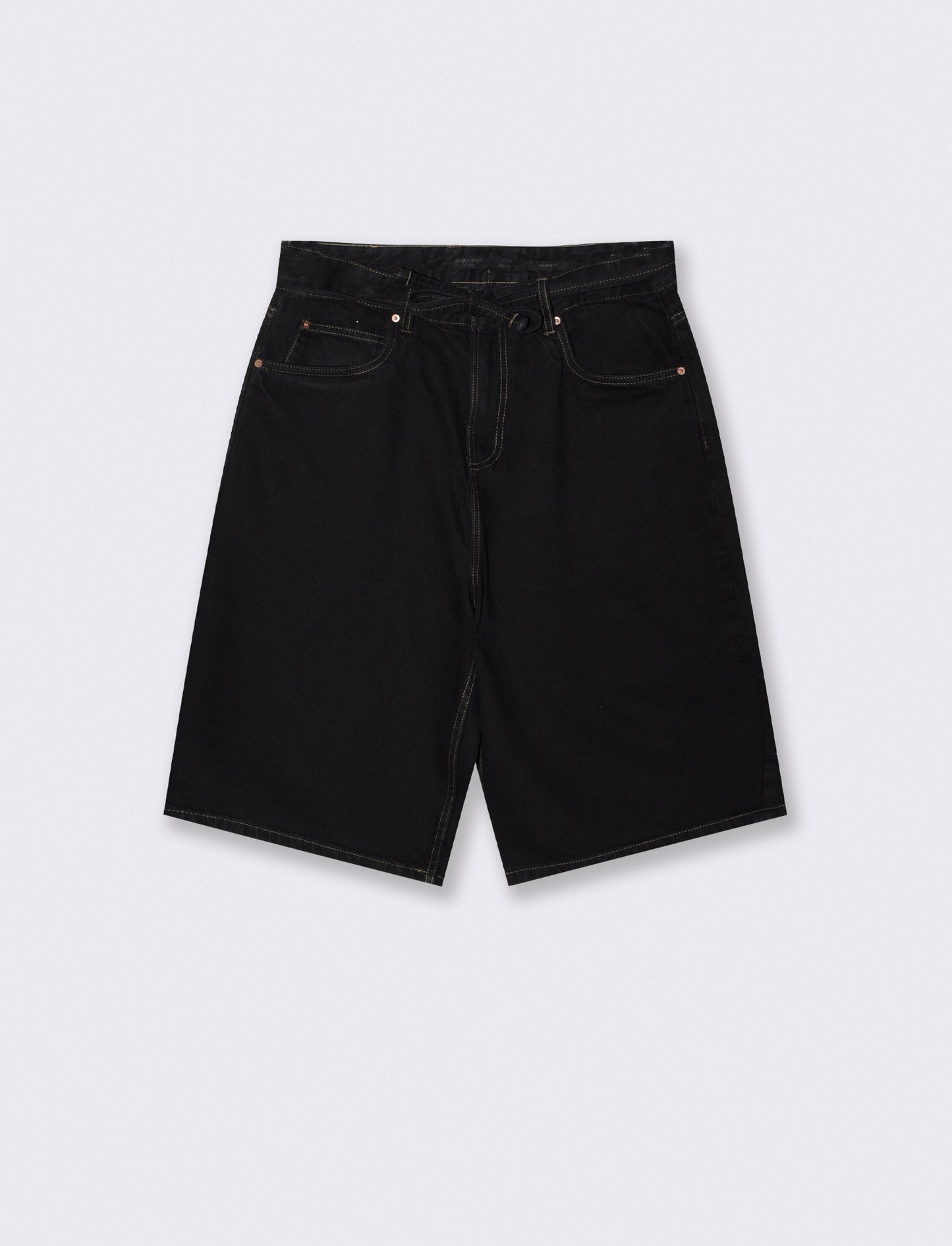 BERMUDA CON CINTURA SKATER FIT - Nero