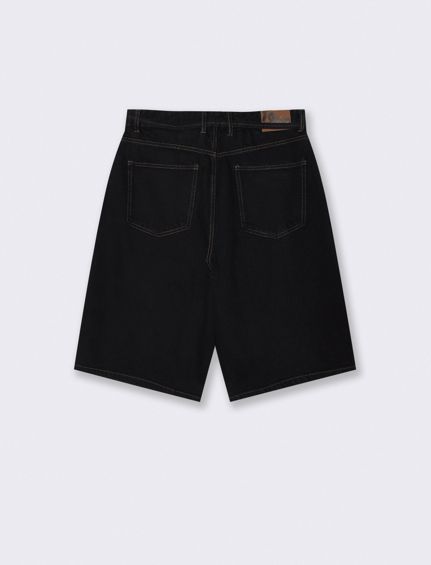 BERMUDA CON CINTURA SKATER FIT - Nero