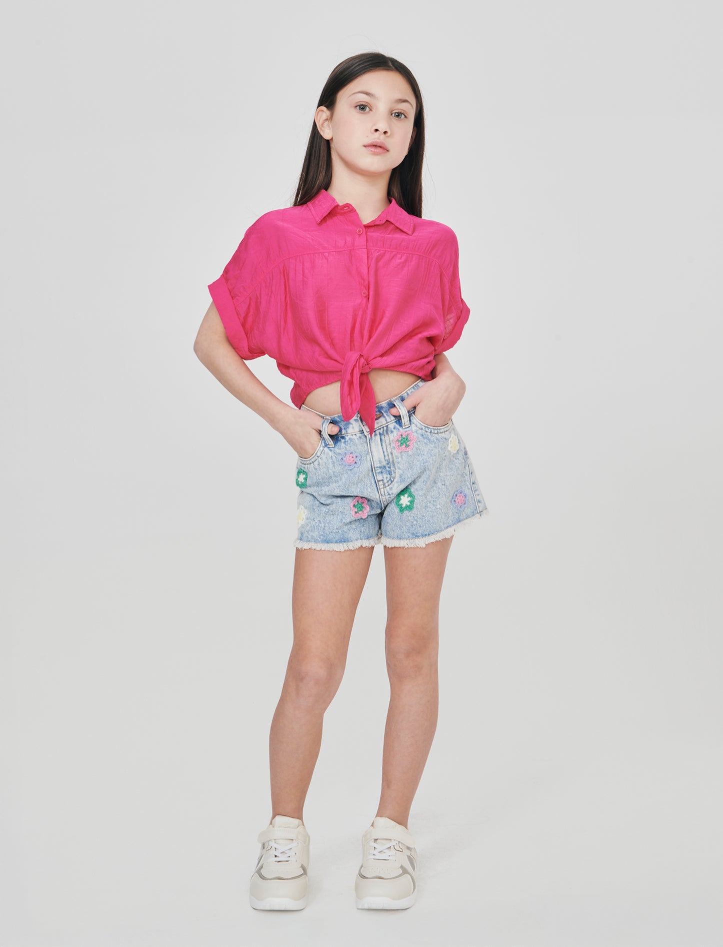Denim shorts with crochet flowers - Blue