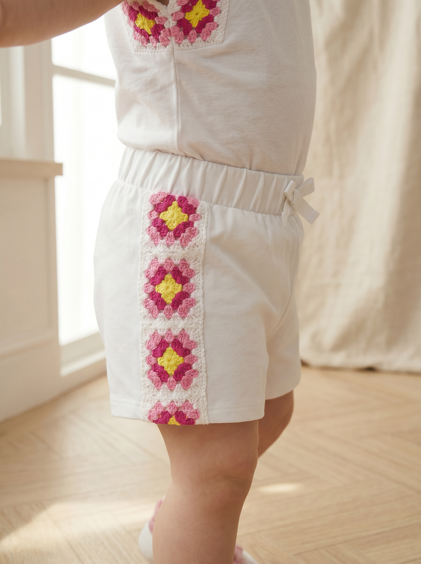 Bermuda in cotone con fasce crochet - Bianco latte