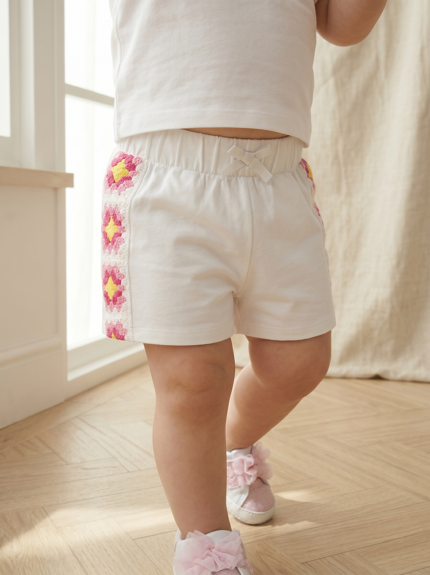 Bermuda in cotone con fasce crochet - Bianco latte