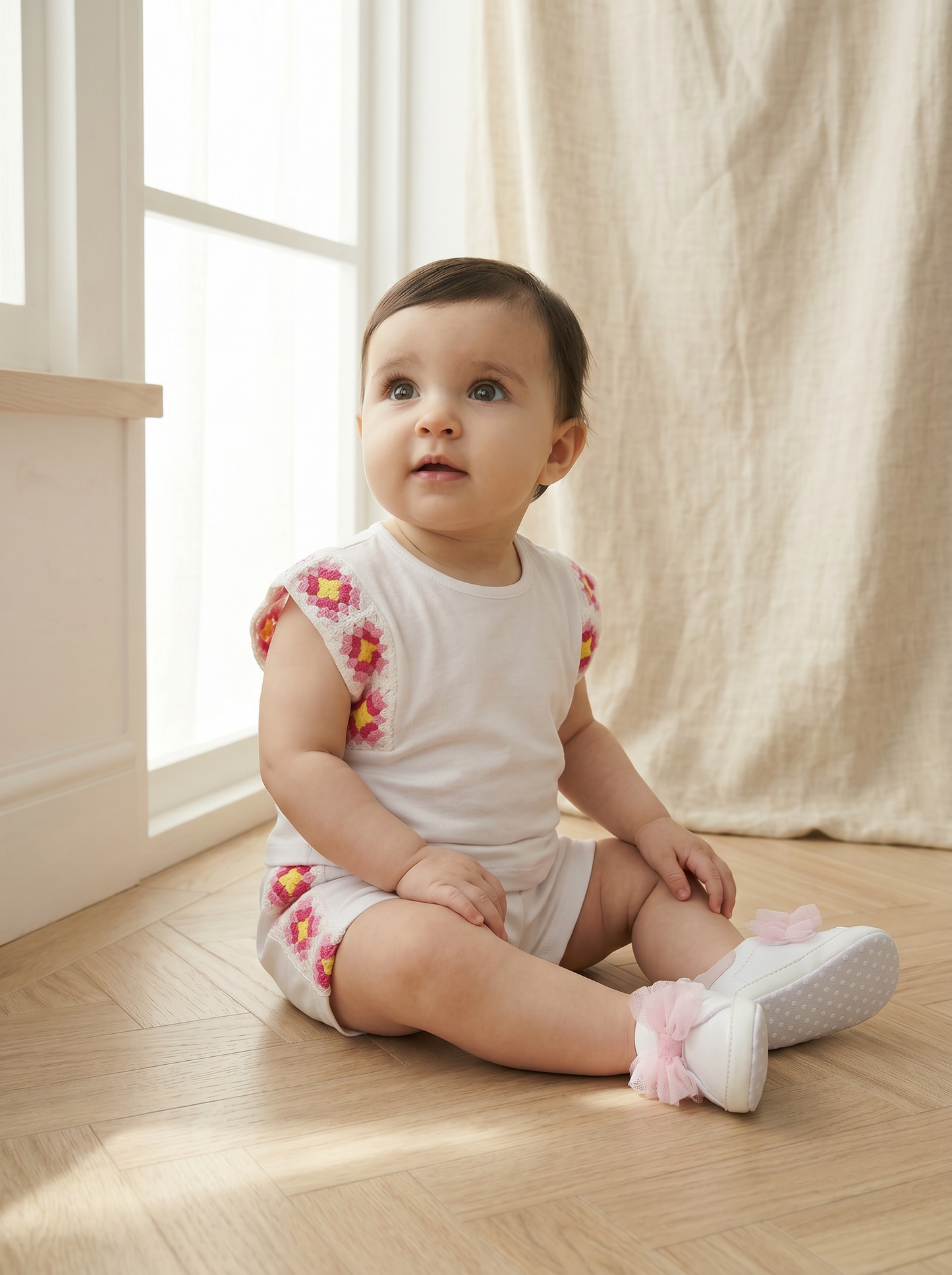 T-shirt in cotone con maniche crochet - Bianco latte