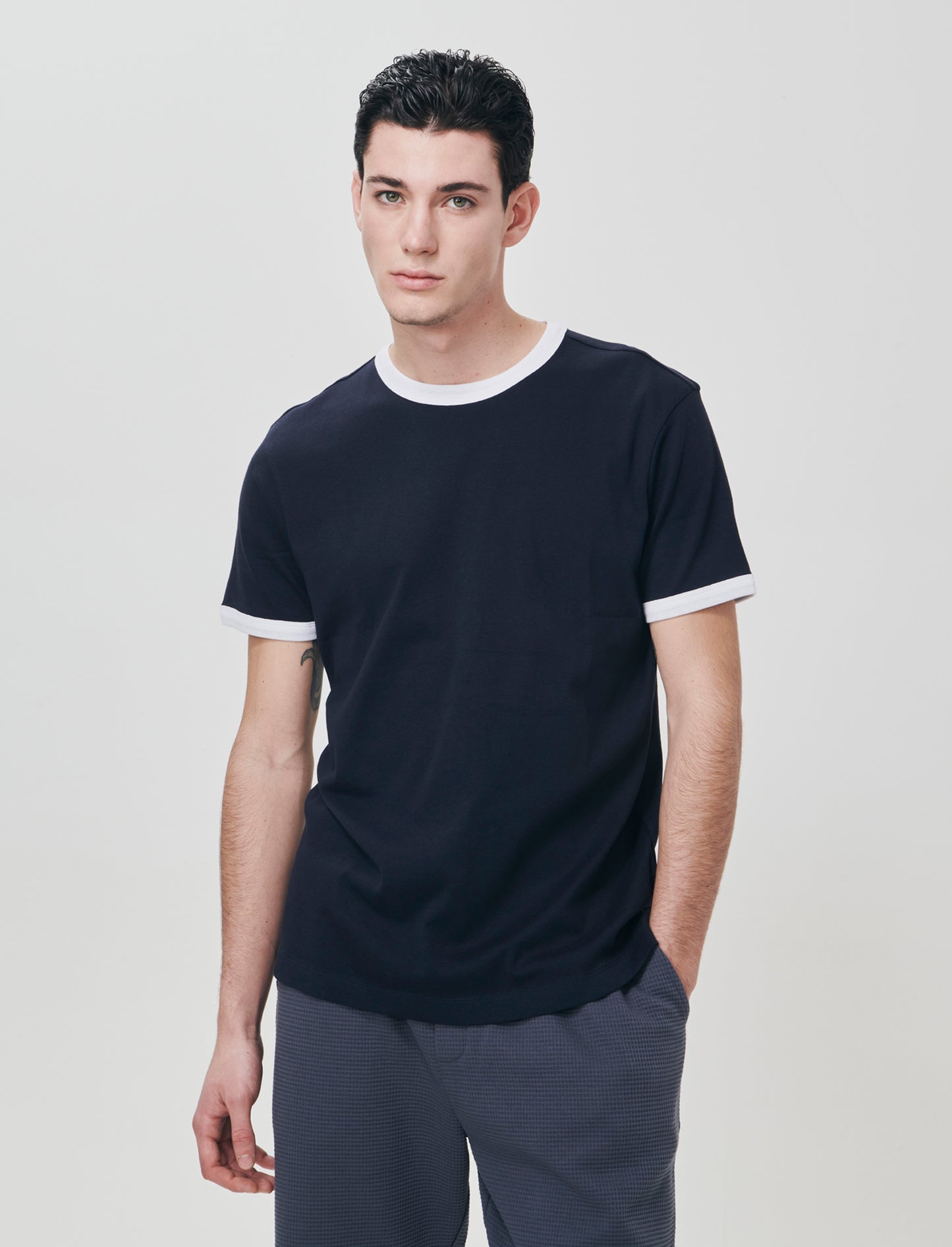 T-shirt a coste con contrasti eleganti - Blu