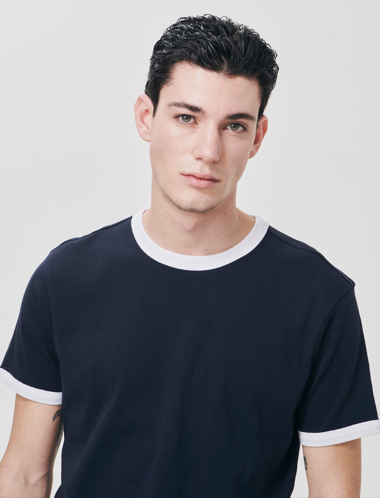 T-shirt a coste con contrasti eleganti - Blu