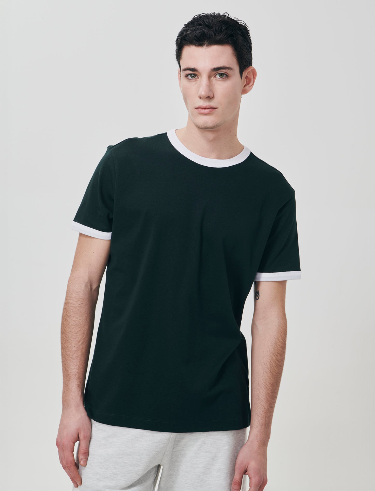 T-shirt a coste con contrasti eleganti - Verde scuro