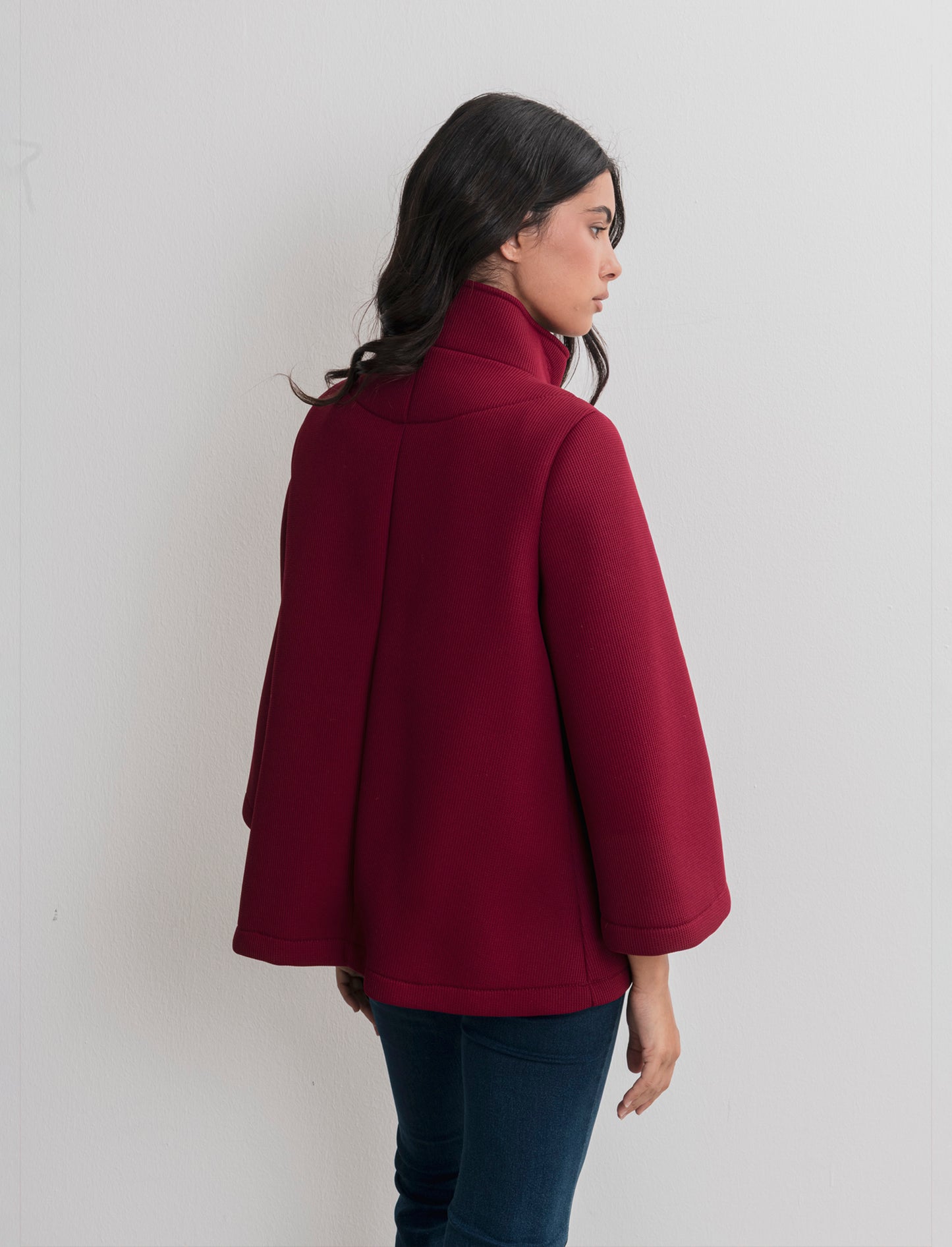 CAPPOTTINO CON MANICHE A CAMPANA - Bordeaux