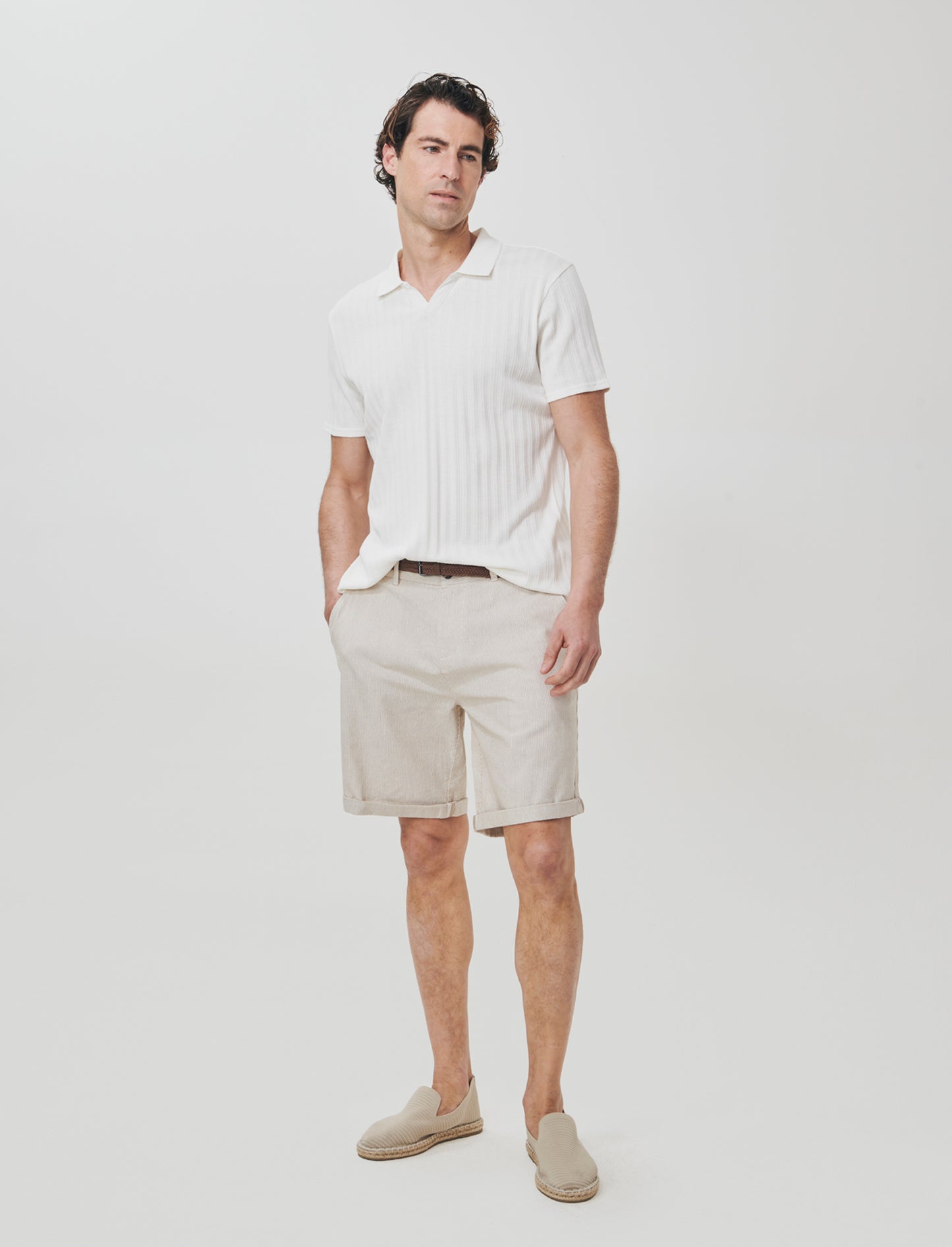 Bermuda a righe con cintura intrecciata - Beige
