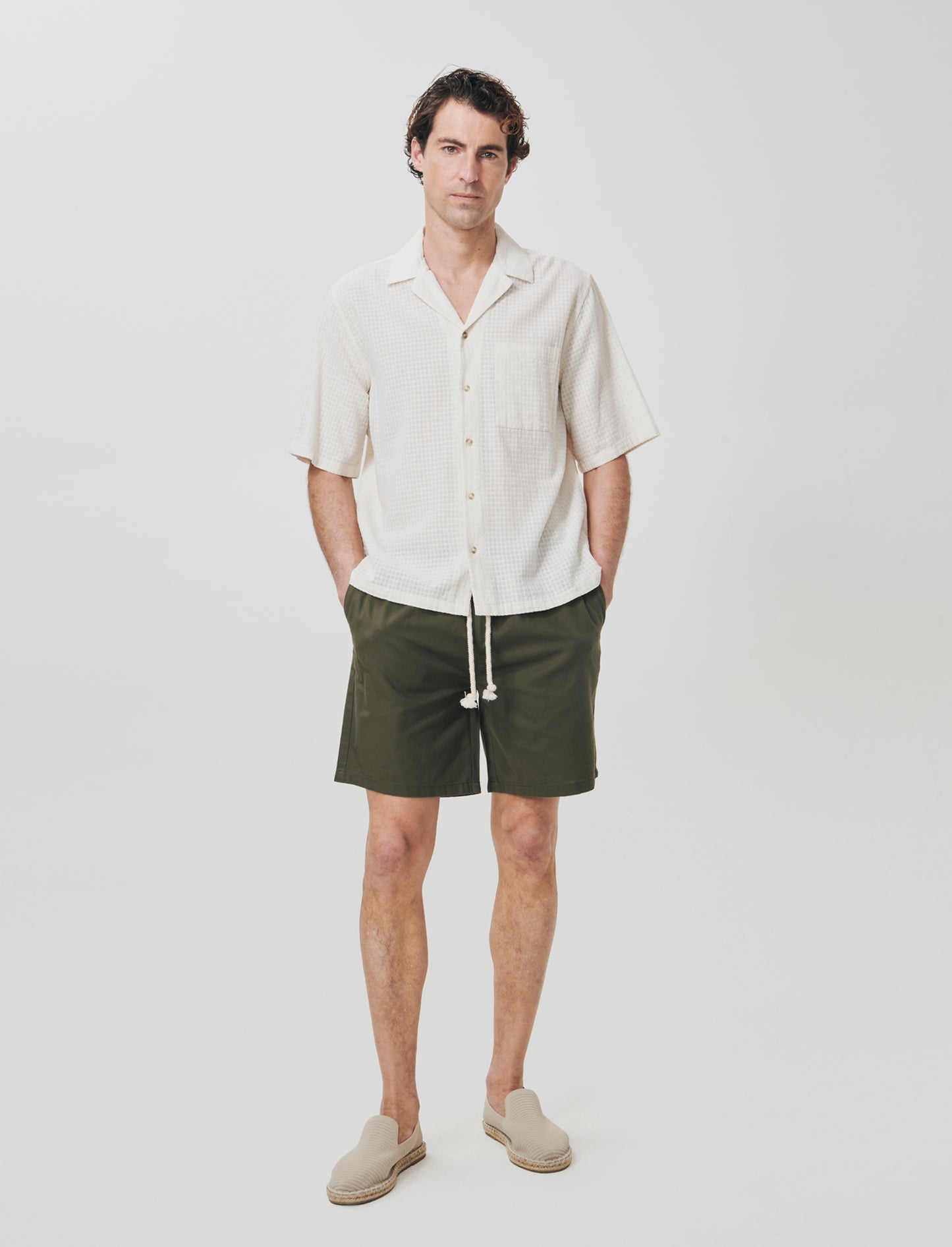 Bermuda Jogger in Structured Cotton - Green