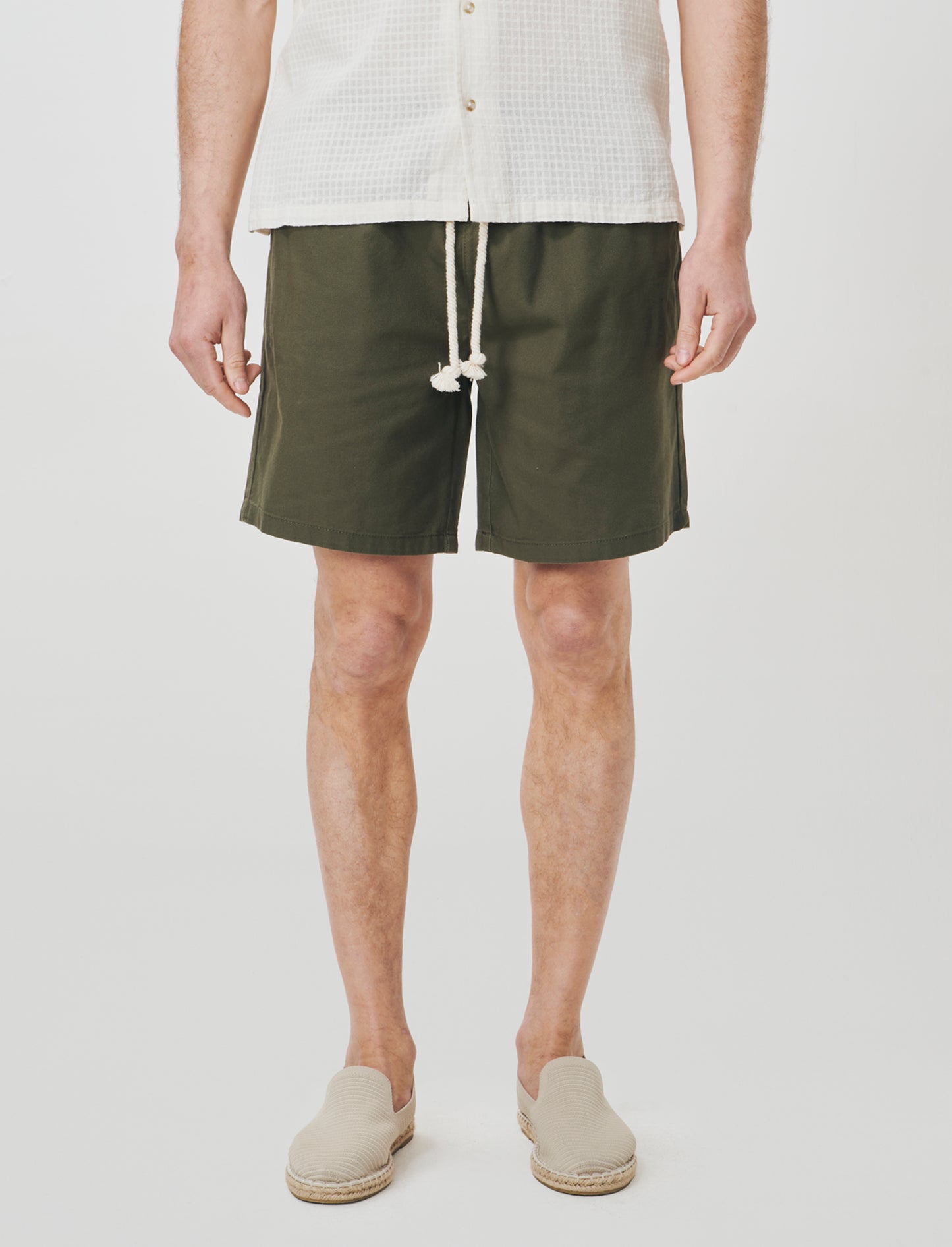 Bermuda Jogger in Structured Cotton - Green