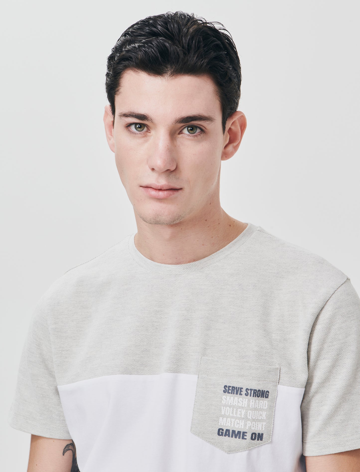 T-shirt a fasce con taschino petto - Avion