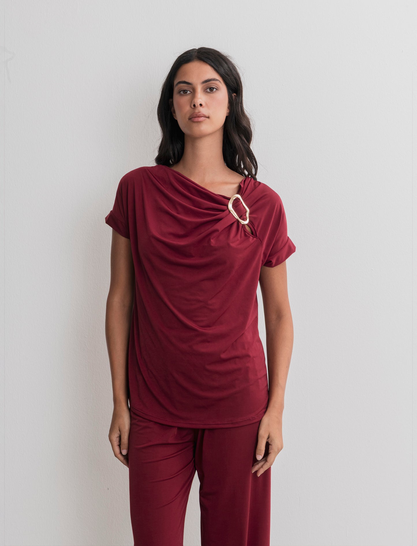 T-SHIRT CON FIBBIA - Vinaccia