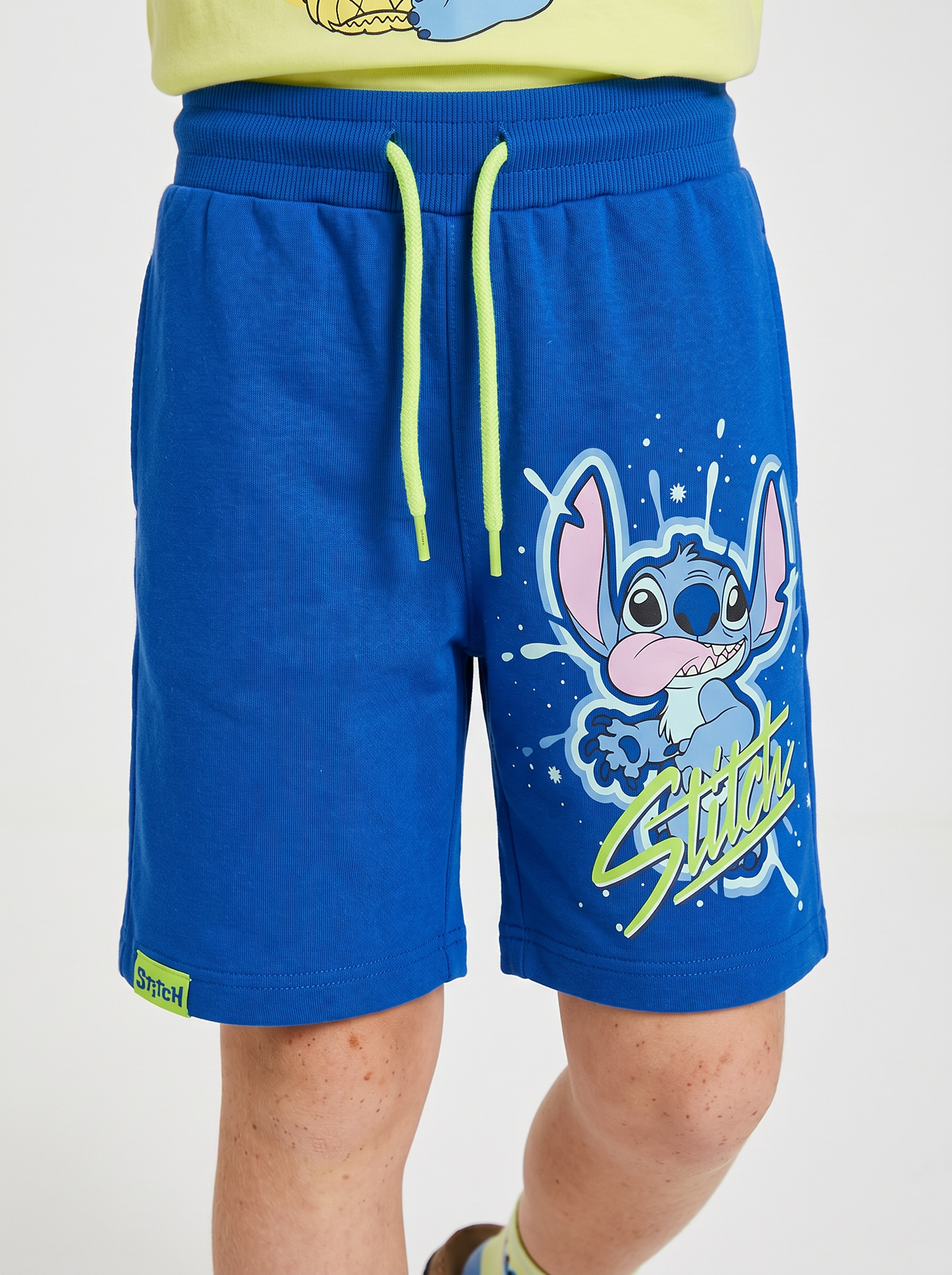 Bermuda in cotone con stampa personaggi - Blu cobalto