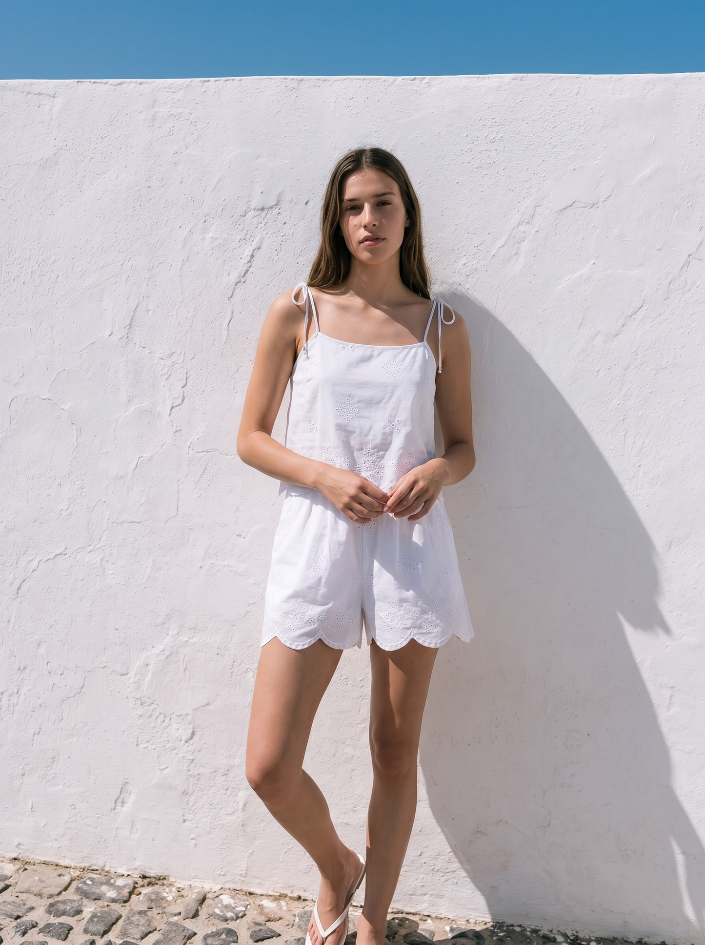 Top con Pizzo e Bretelle con Fiocco - Bianco