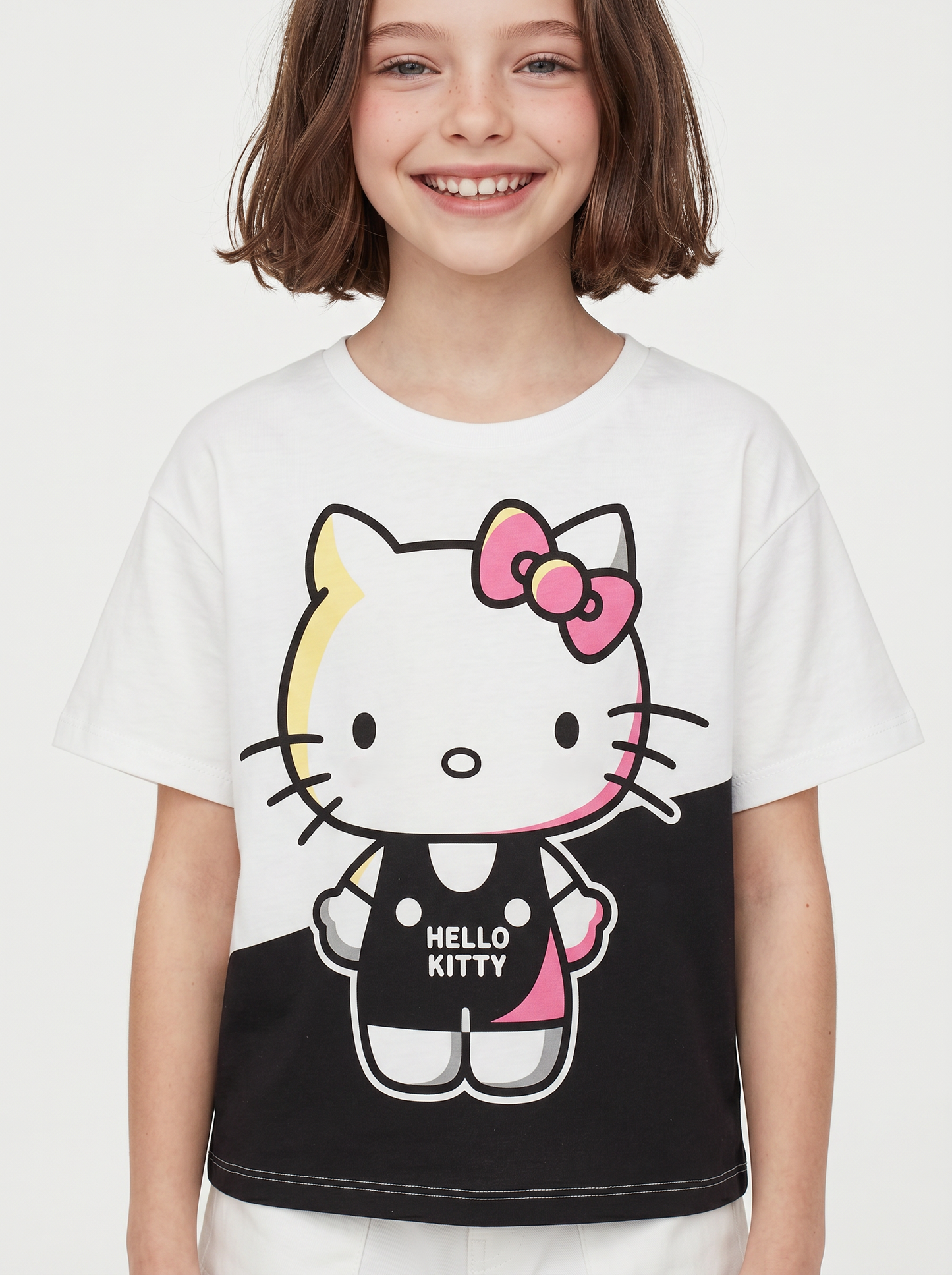 T-shirt mezza manica Hello Kitty e amici - var 1