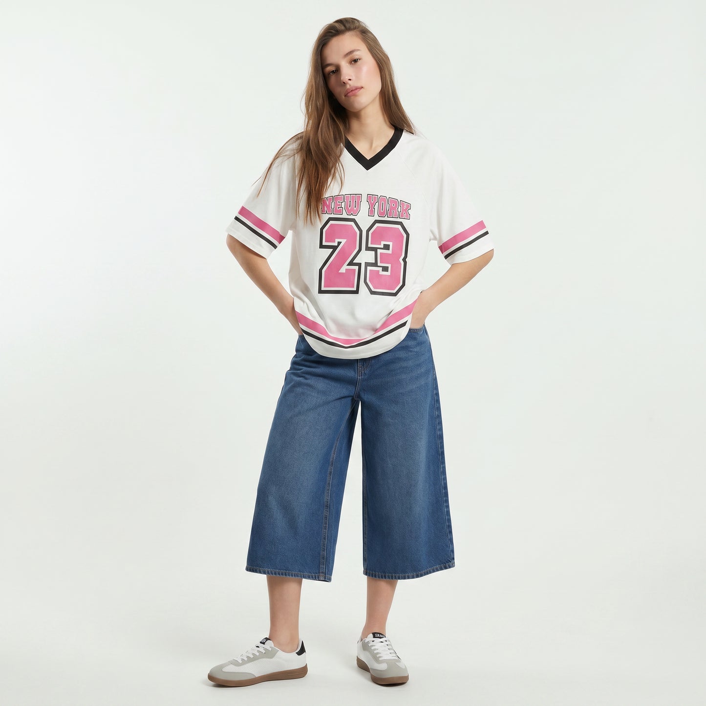 T-SHIRT SCOLLO A V - Bianco