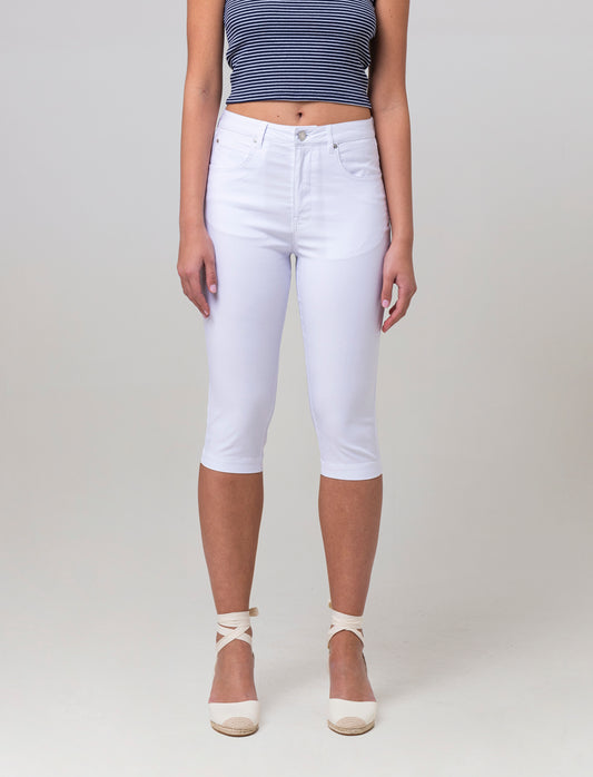 Woman's capri style bermuda shorts for men - White