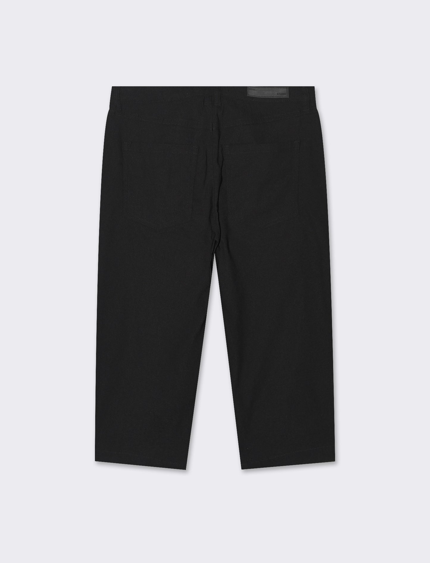 Woman's capri style bermuda shorts for men - Black