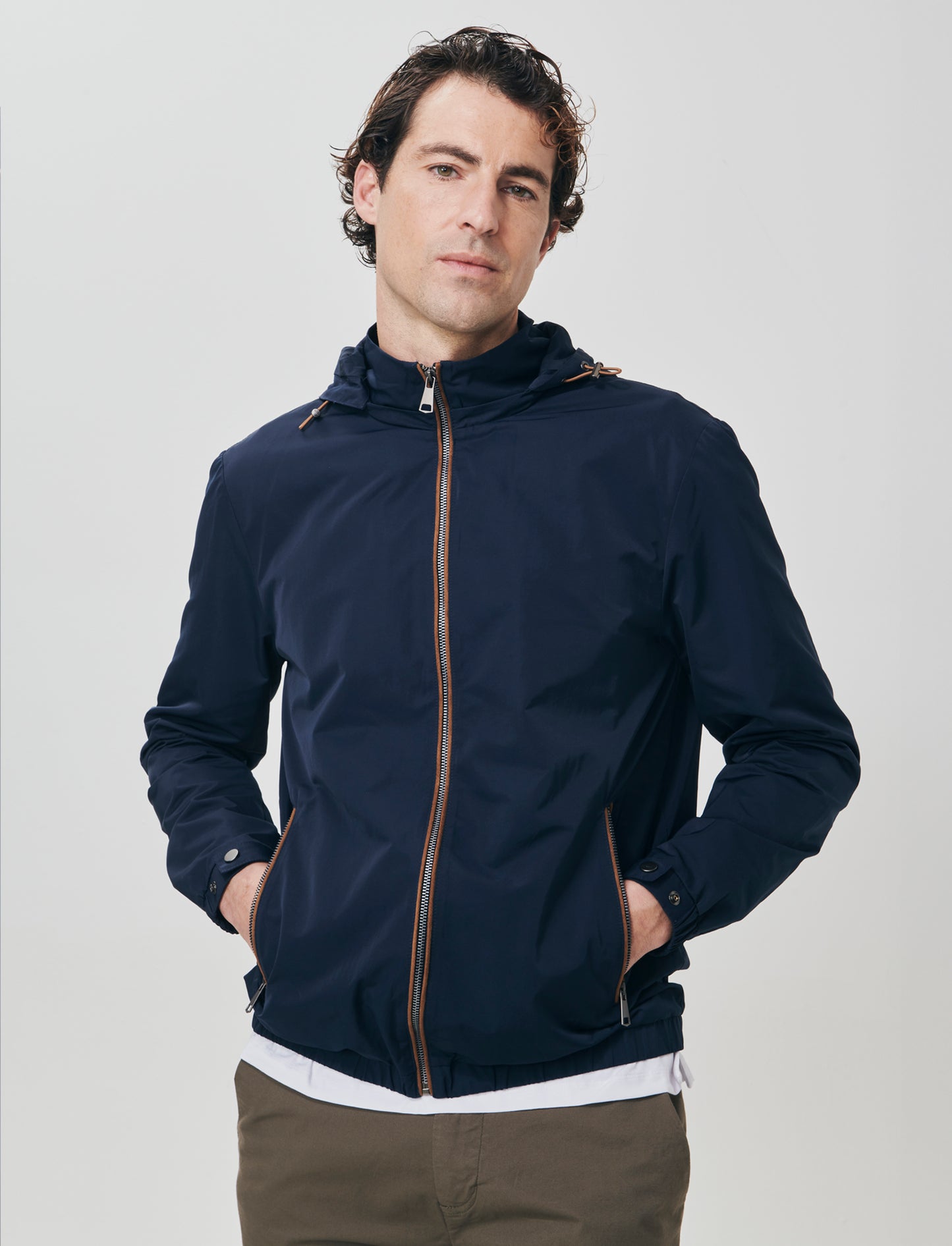 Giubbotto tecnico con cappuccio e suede - Blu