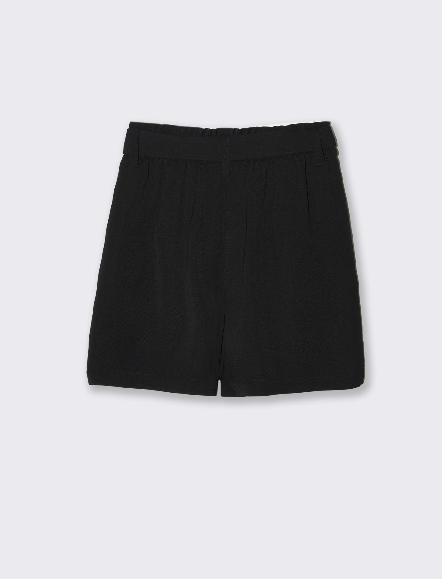 Short con cintura da donna - Nero
