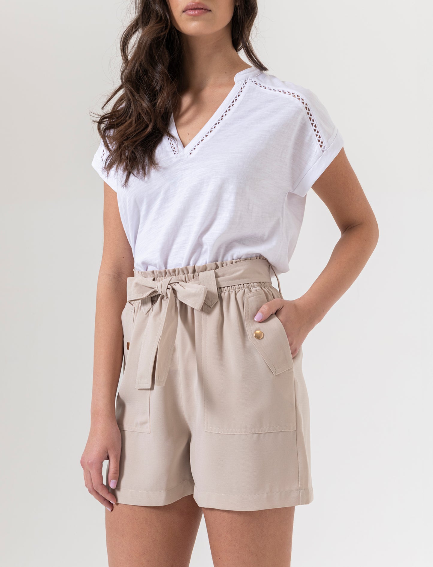 Woman's belted shorts for stylish comfort - Brown