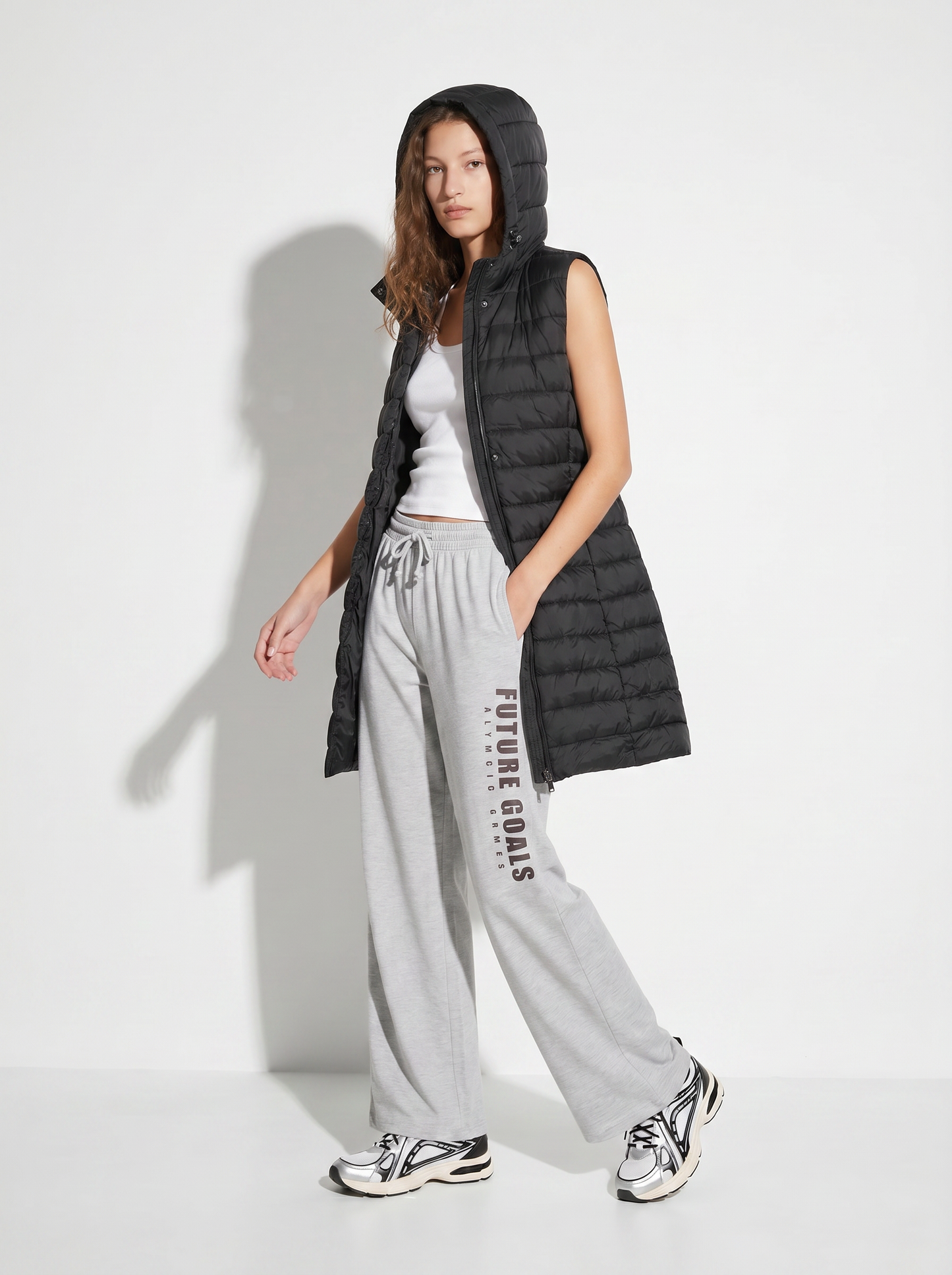 Sleeveless jacket with hood - Black